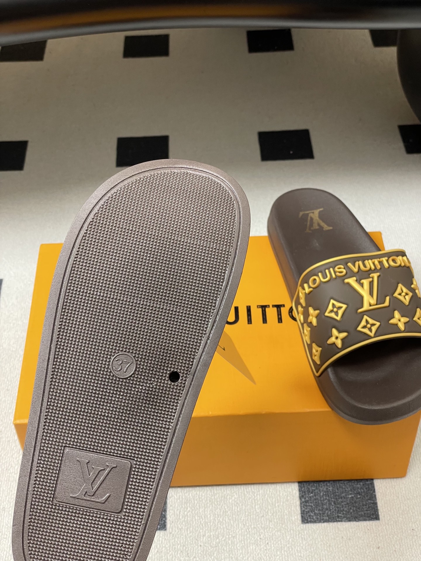 -Louis Vuitton 路易威登 Lv 经典款浮雕果冻拖鞋情侣款休闲沙滩鞋驴牌monogram 浮