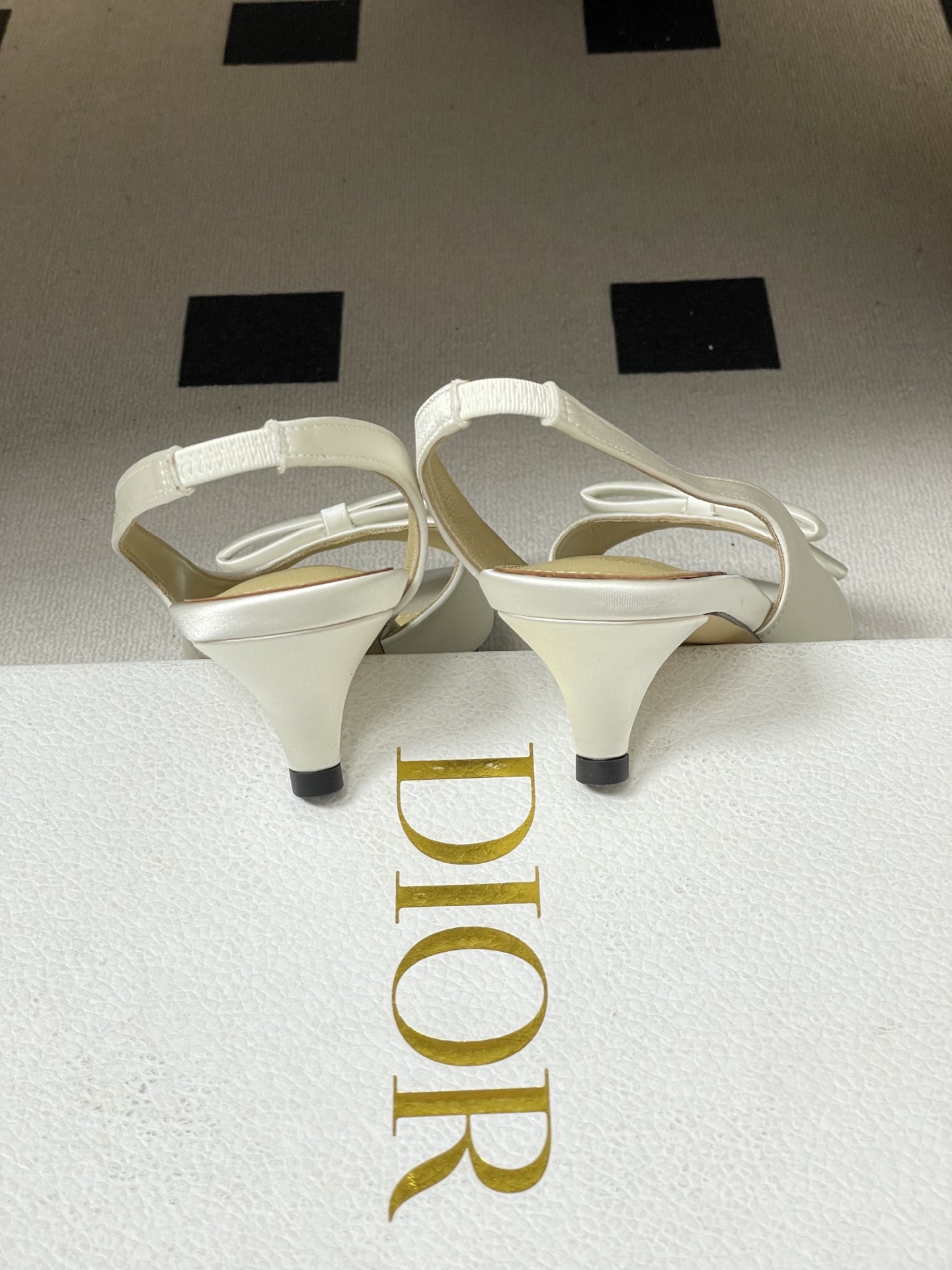 -26ss春夏新款Dior迪奥🆕最新走秀款 D-Bow带跟露跟凉鞋 CD字母蝴蝶结小猫跟露趾鱼嘴后空矮跟