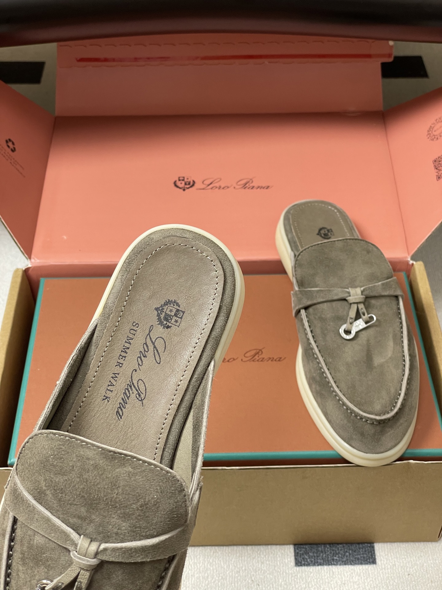 -莞产（陪高档飞机盒✈️）Loro Piana 诺悠翩雅 LP 经典款 Babouche Charms 