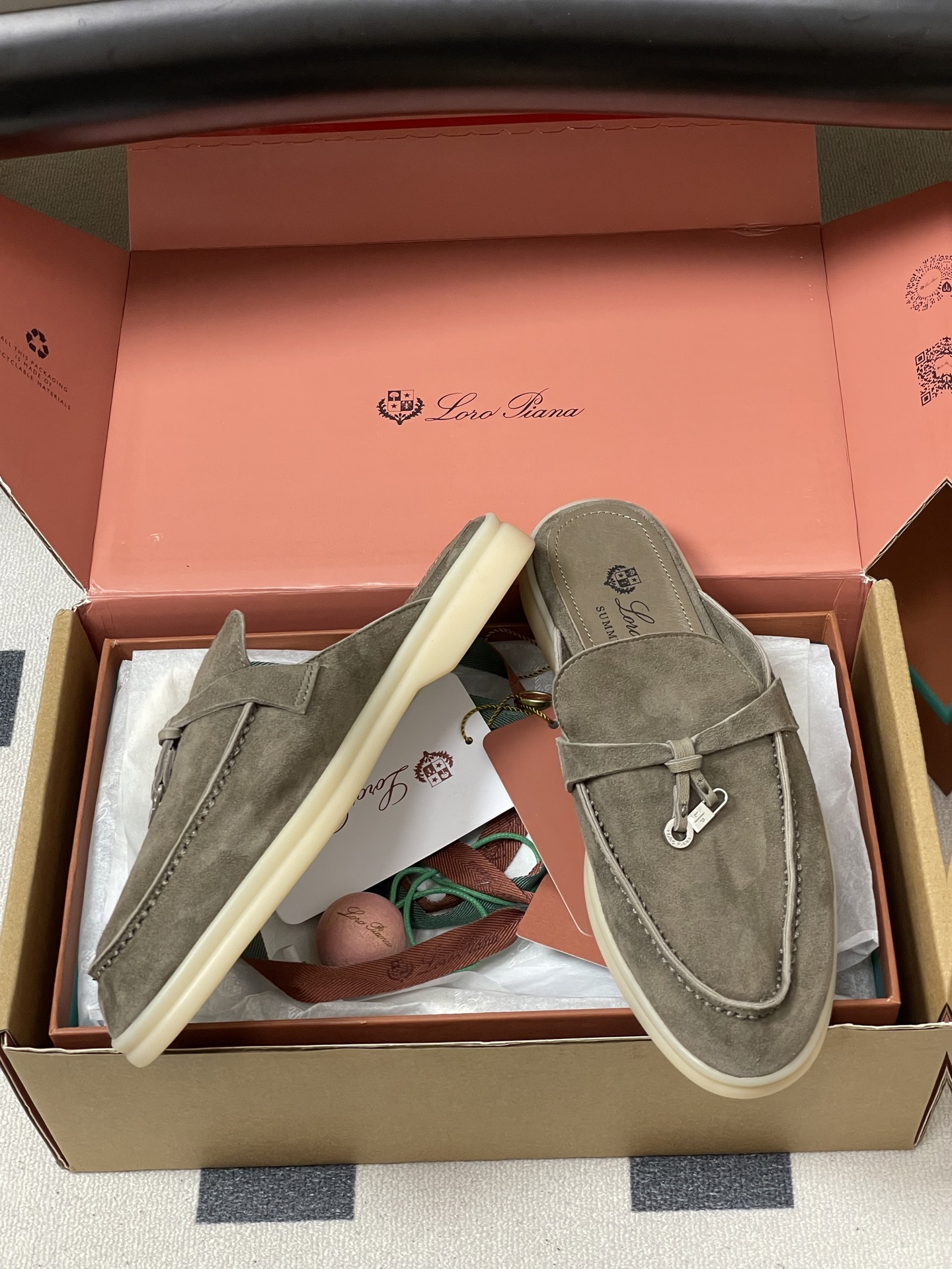 -莞产（陪高档飞机盒✈️）Loro Piana 诺悠翩雅 LP 经典款 Babouche Charms 