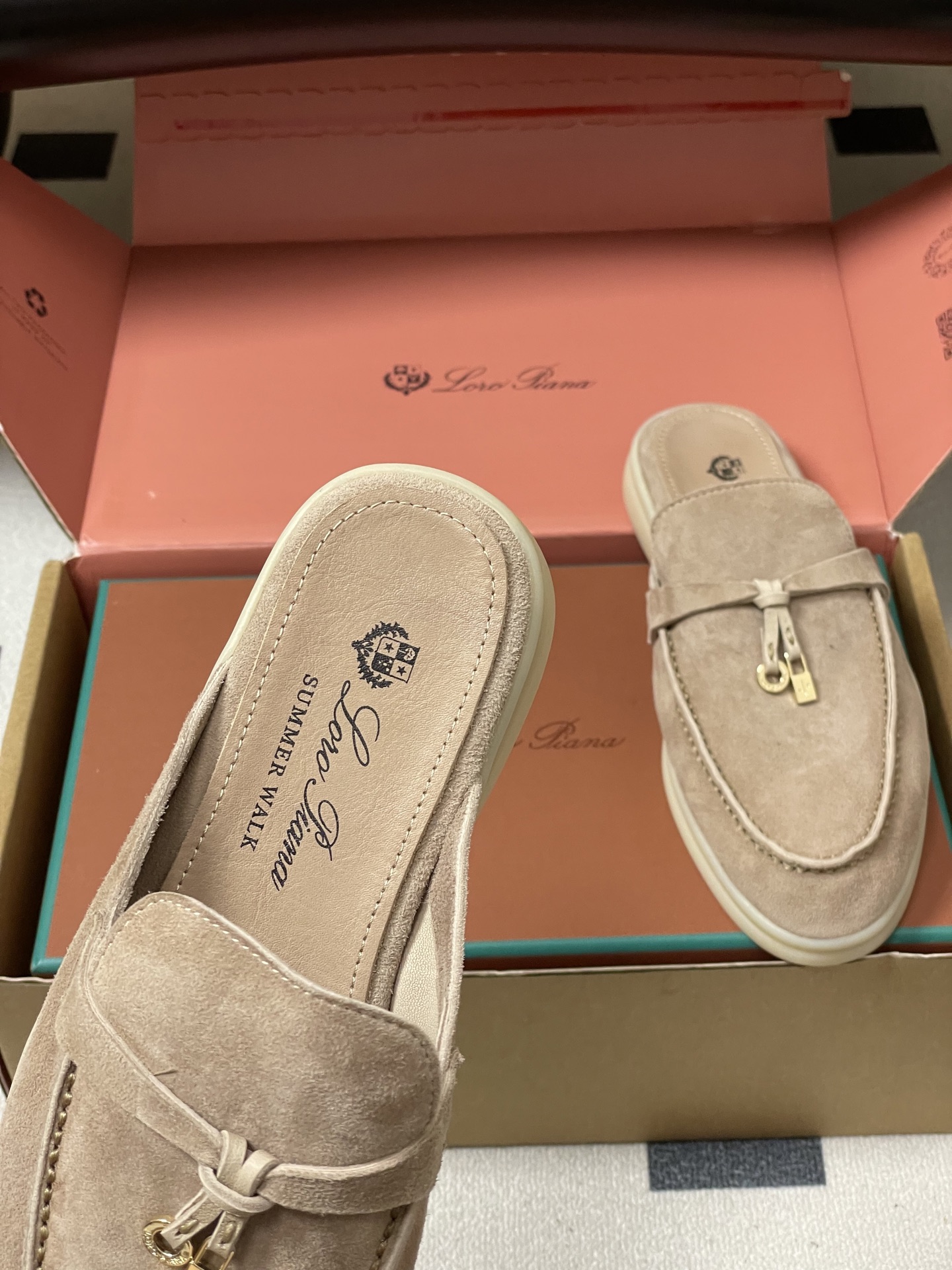 -莞产（陪高档飞机盒✈️）Loro Piana 诺悠翩雅 LP 经典款 Babouche Charms 
