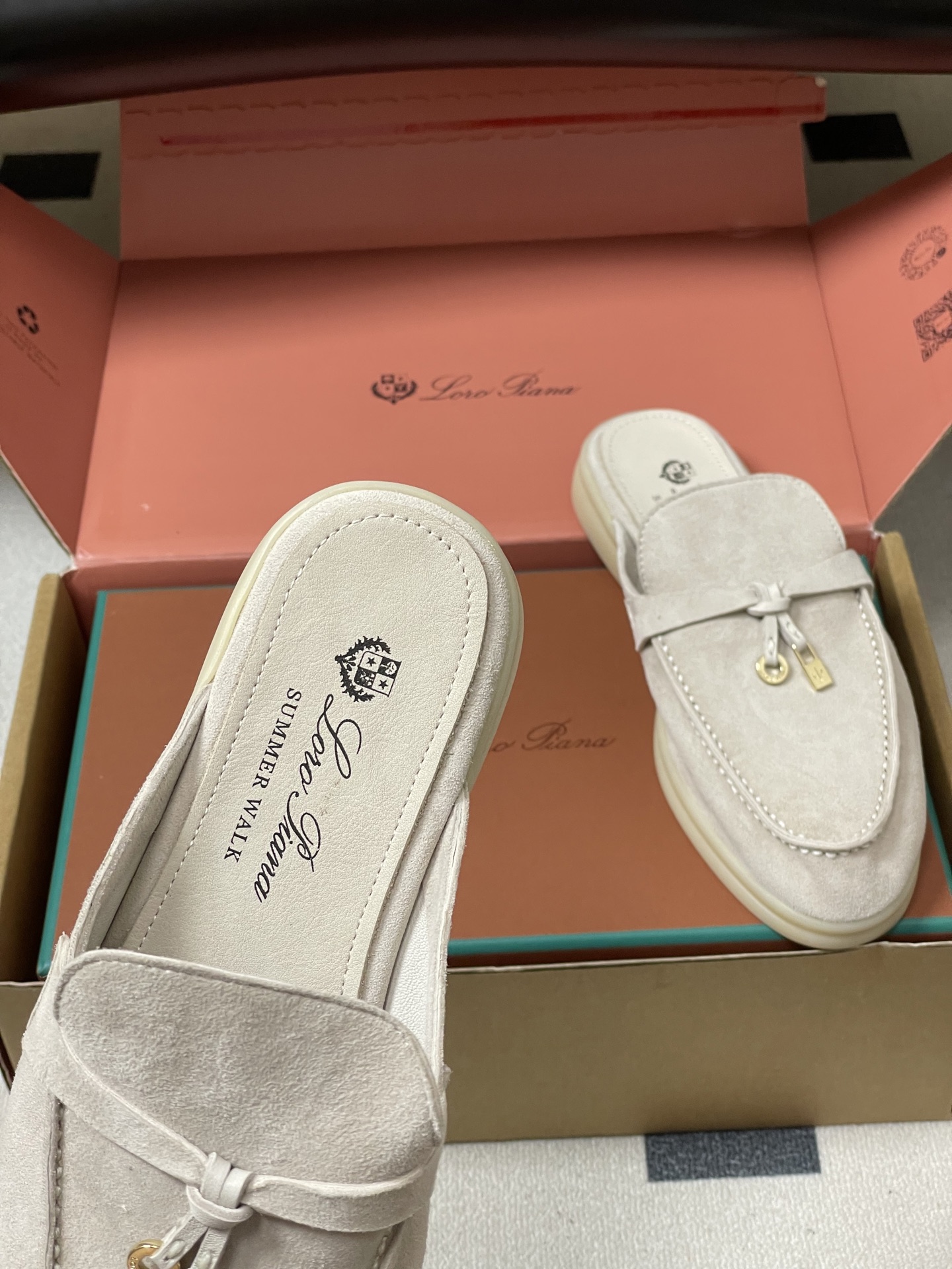 -莞产（陪高档飞机盒✈️）Loro Piana 诺悠翩雅 LP 经典款 Babouche Charms 