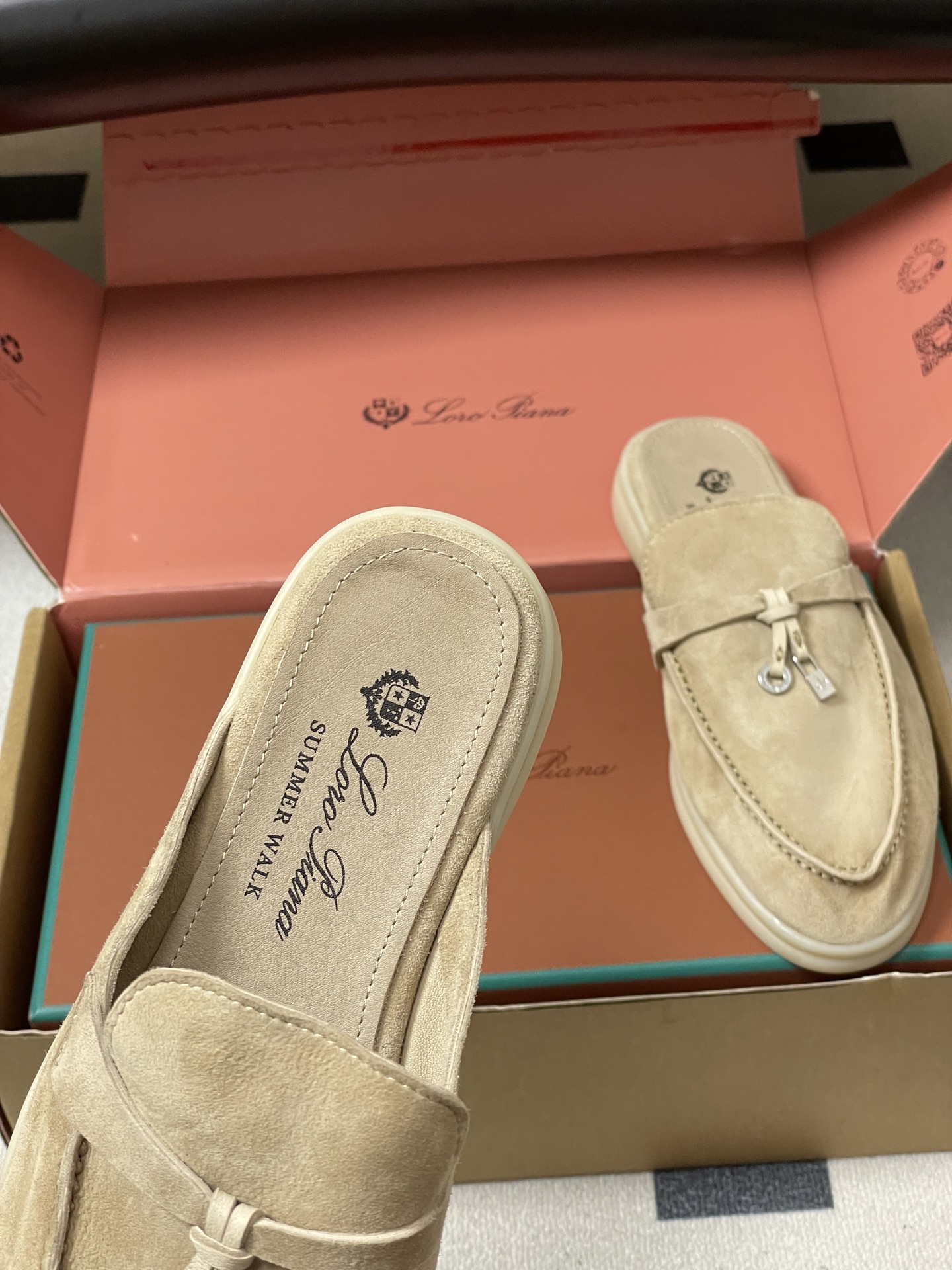 -莞产（陪高档飞机盒✈️）Loro Piana 诺悠翩雅 LP 经典款 Babouche Charms 