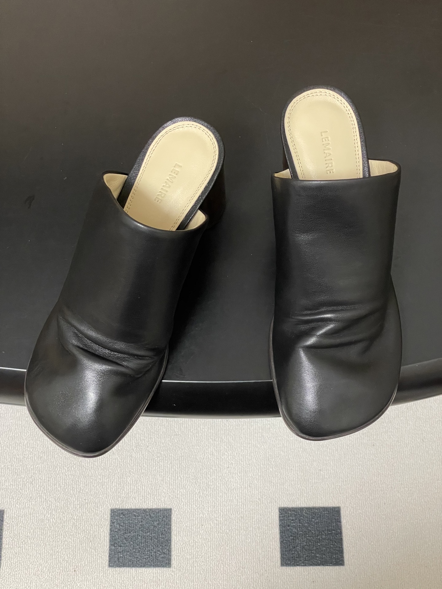 -Lemaire 2026ss春夏新款 绝美粗跟穆勒鞋复古高跟包头露跟凉拖鞋方头设计，自带一种慵懒的高级