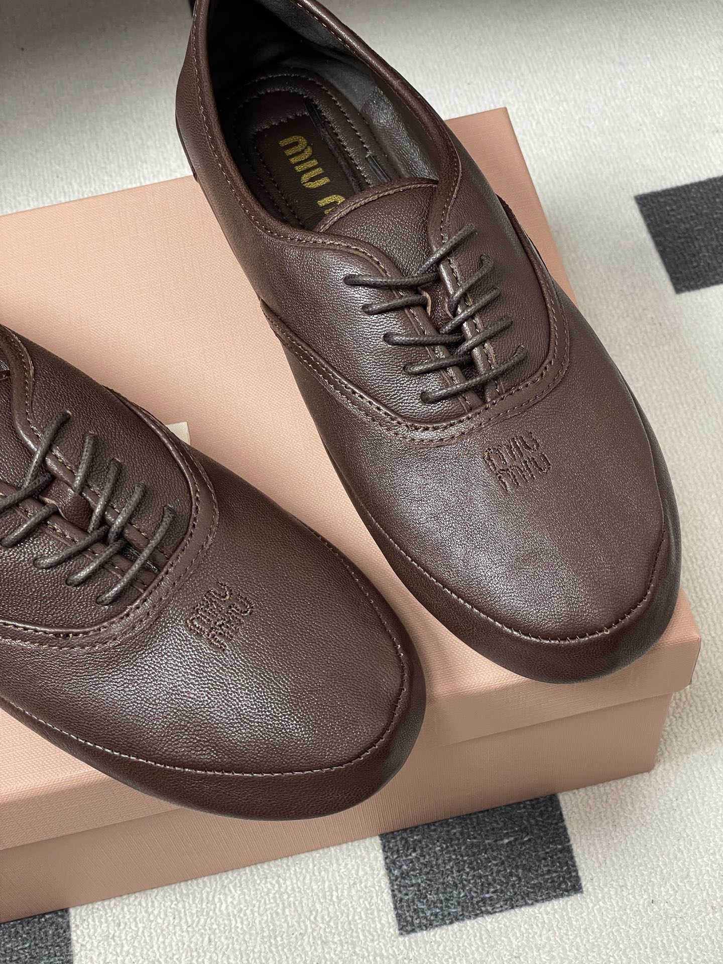 -26ss春夏新款MIUMIU 缪缪 英伦风圆头芭蕾舞鞋学院风复古绑带平底超软休闲单鞋系带乐福鞋Miu 