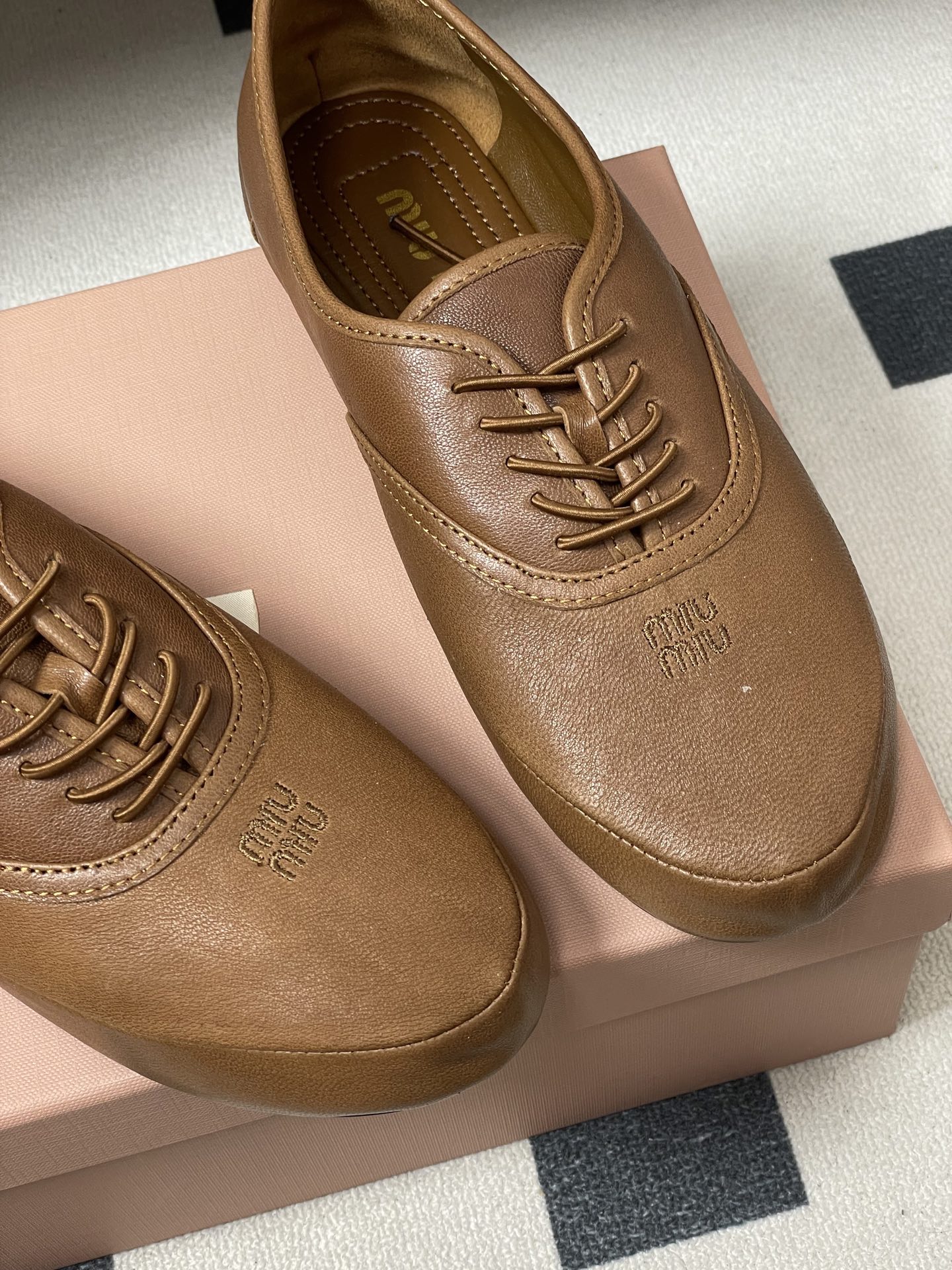 -26ss春夏新款MIUMIU 缪缪 英伦风圆头芭蕾舞鞋学院风复古绑带平底超软休闲单鞋系带乐福鞋Miu 