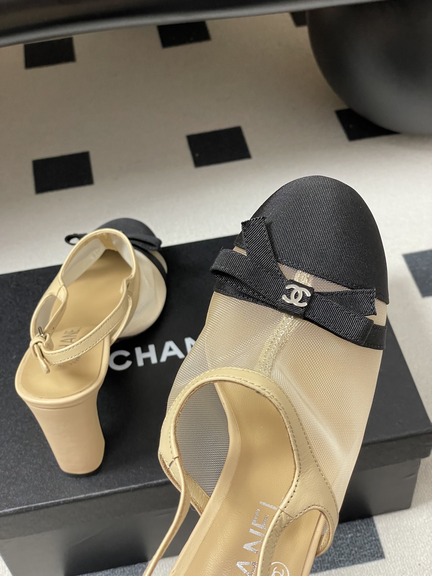 -2026春夏新款 Chanel 小香 26C 蝴蝶结网纱凉拖鞋系列标志性双C扣蝴蝶结透气网面高跟包头凉