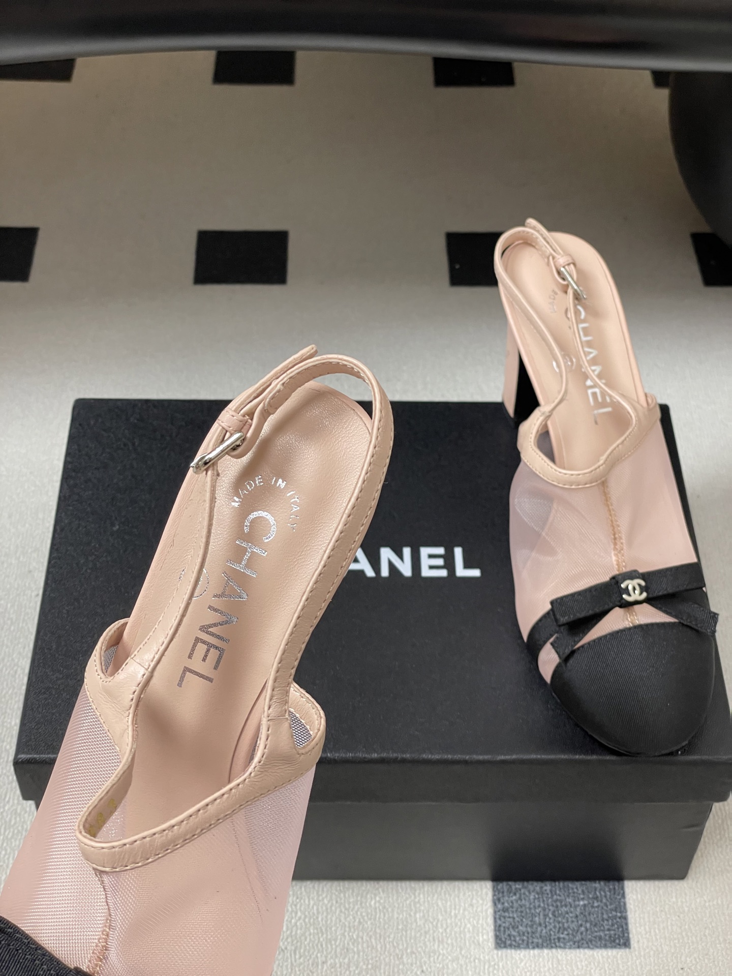 -2026春夏新款 Chanel 小香 26C 蝴蝶结网纱凉拖鞋系列标志性双C扣蝴蝶结透气网面高跟包头凉