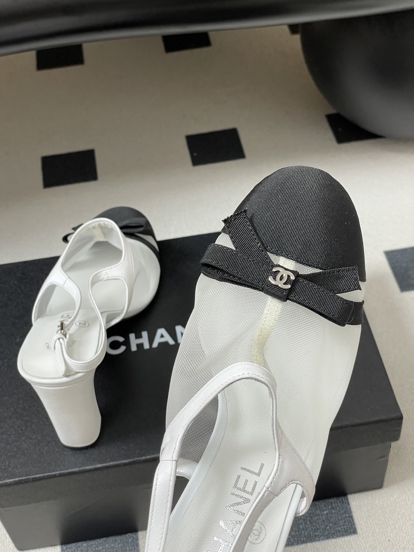 -2026春夏新款 Chanel 小香 26C 蝴蝶结网纱凉拖鞋系列标志性双C扣蝴蝶结透气网面高跟包头凉