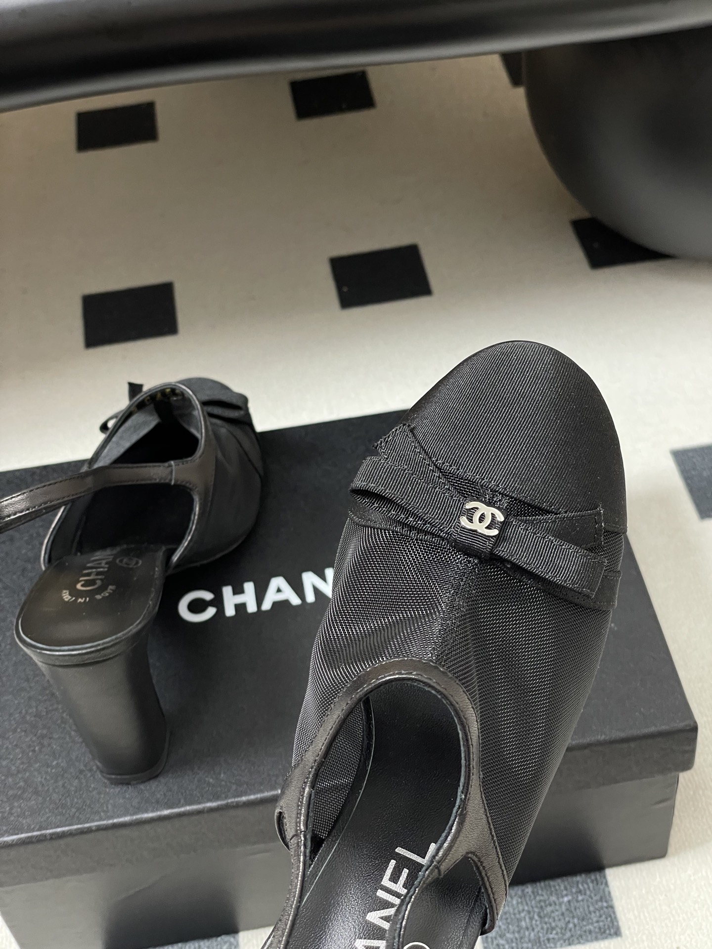 -2026春夏新款 Chanel 小香 26C 蝴蝶结网纱凉拖鞋系列标志性双C扣蝴蝶结透气网面高跟包头凉
