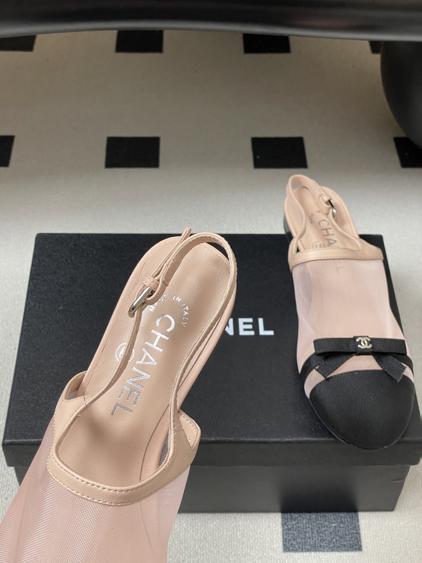 -2026春夏新款 Chanel 小香 26C 蝴蝶结网纱凉拖鞋系列标志性双C扣蝴蝶结透气网面高跟包头凉