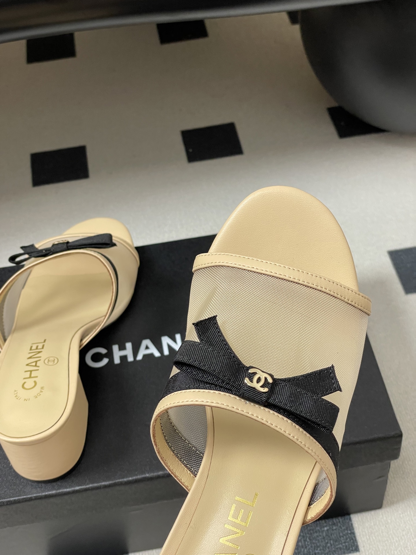 -2026春夏新款 Chanel 小香 26C 蝴蝶结网纱凉拖鞋系列标志性双C扣蝴蝶结透气网面高跟包头凉