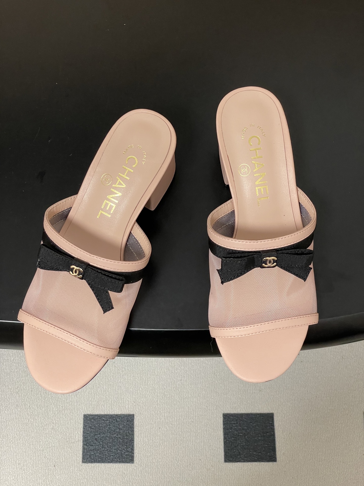 -2026春夏新款 Chanel 小香 26C 蝴蝶结网纱凉拖鞋系列标志性双C扣蝴蝶结透气网面高跟包头凉
