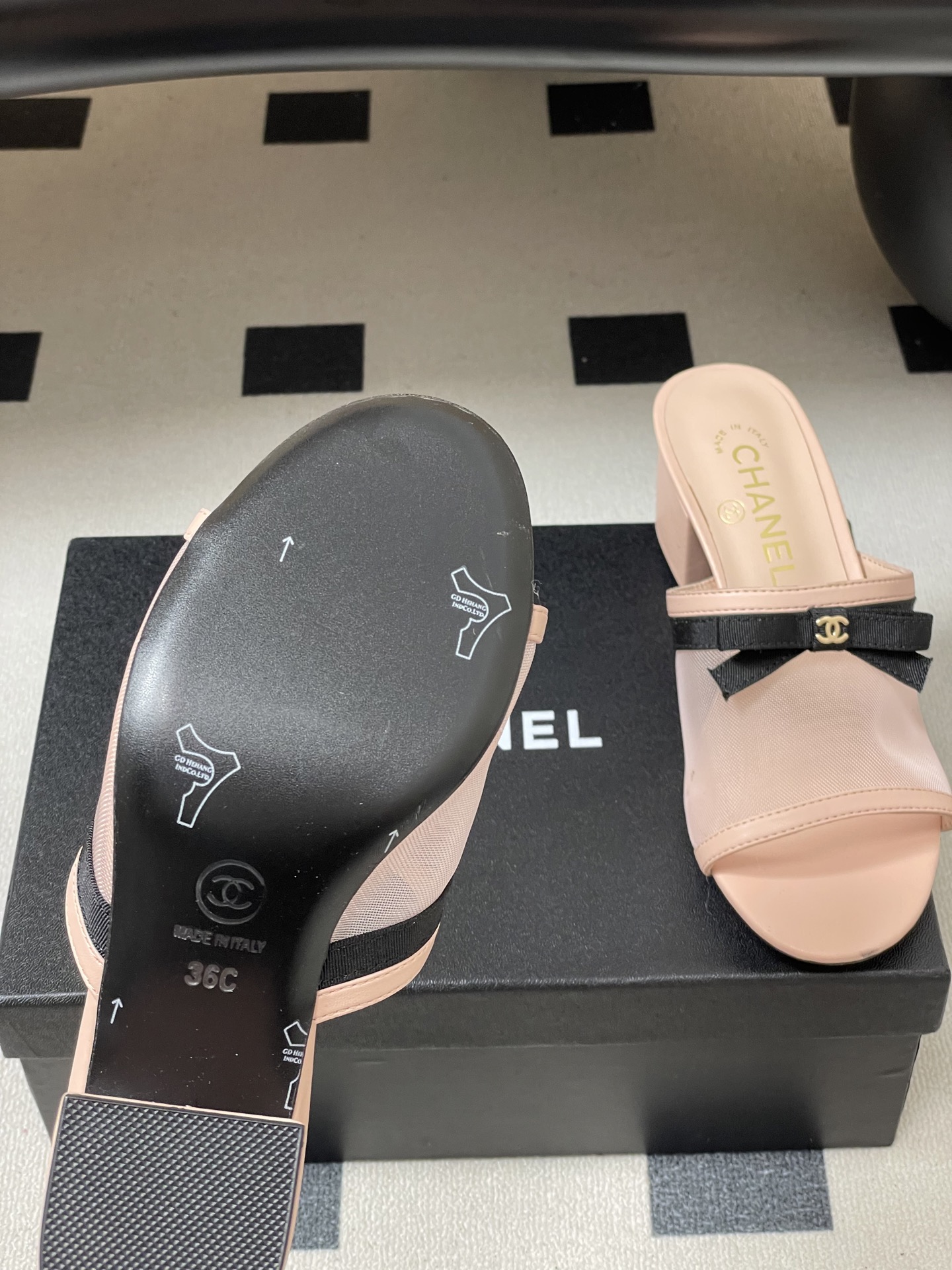 -2026春夏新款 Chanel 小香 26C 蝴蝶结网纱凉拖鞋系列标志性双C扣蝴蝶结透气网面高跟包头凉