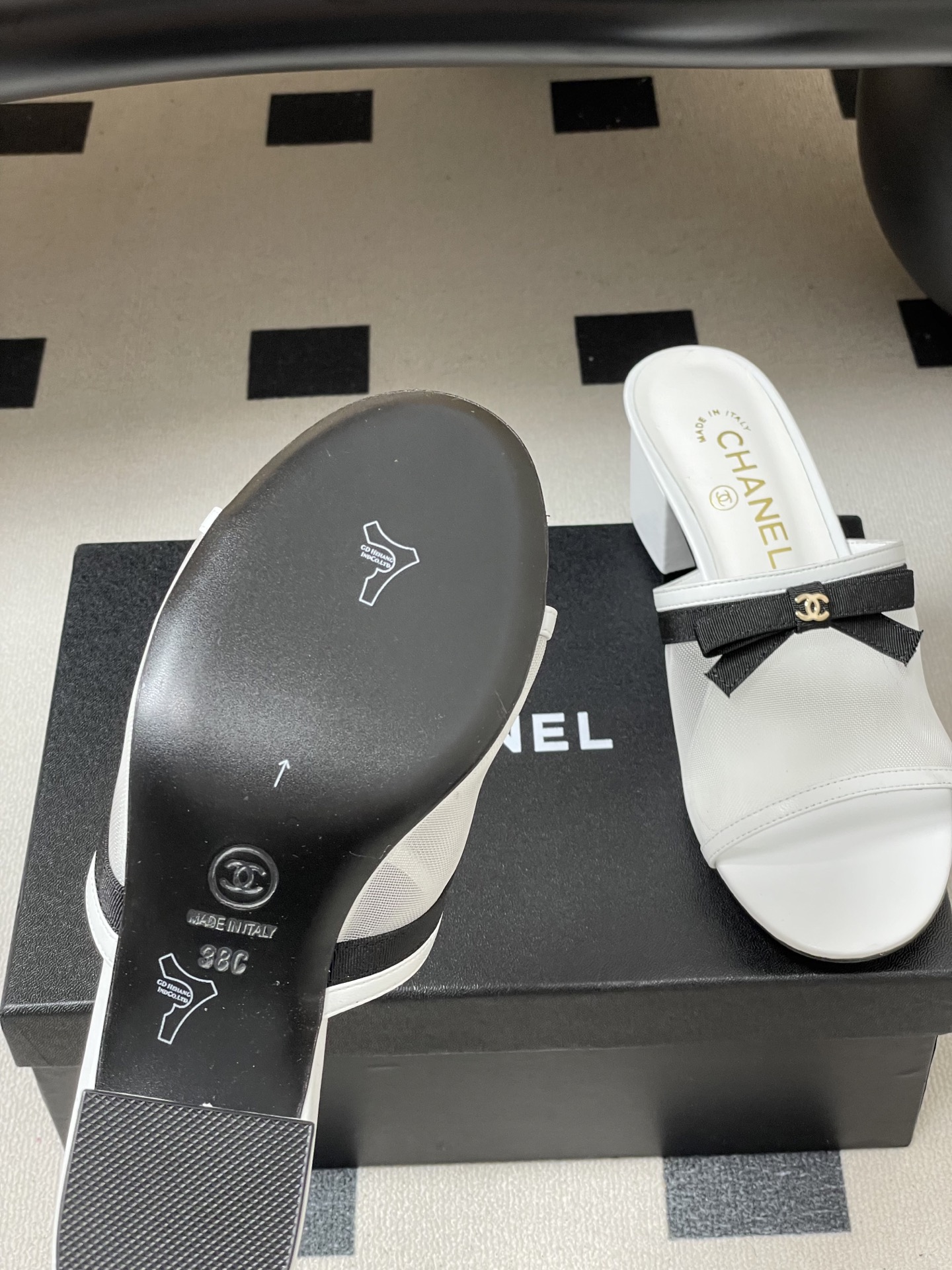 -2026春夏新款 Chanel 小香 26C 蝴蝶结网纱凉拖鞋系列标志性双C扣蝴蝶结透气网面高跟包头凉