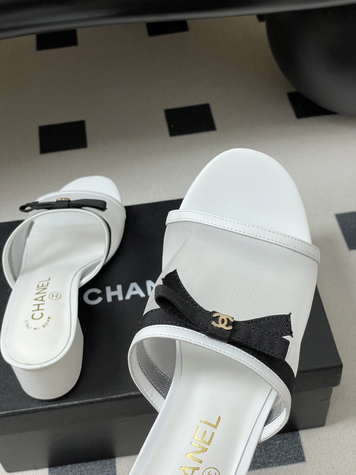 -2026春夏新款 Chanel 小香 26C 蝴蝶结网纱凉拖鞋系列标志性双C扣蝴蝶结透气网面高跟包头凉