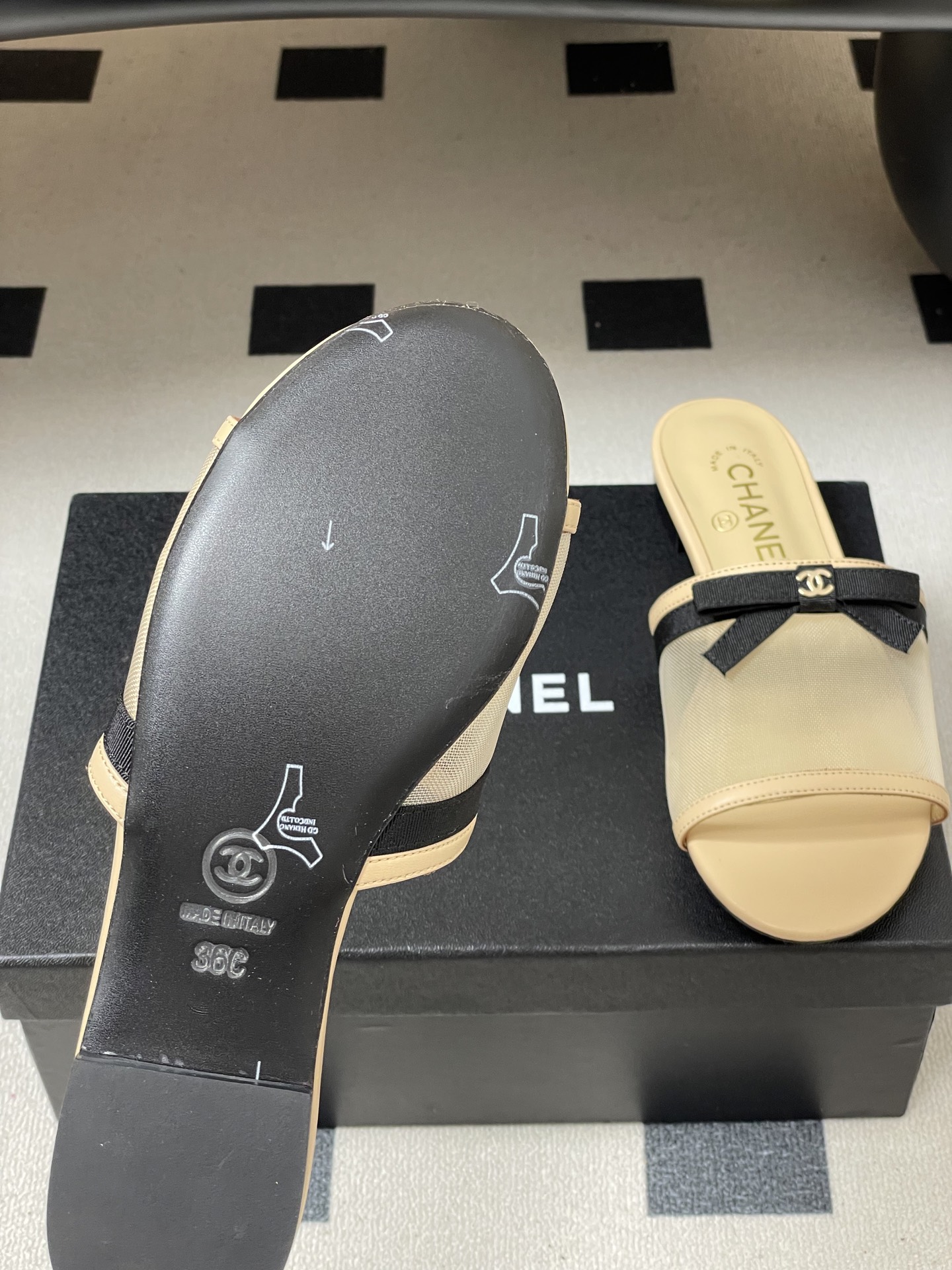 -2026春夏新款 Chanel 小香 26C 蝴蝶结网纱凉拖鞋系列标志性双C扣蝴蝶结透气网面高跟包头凉