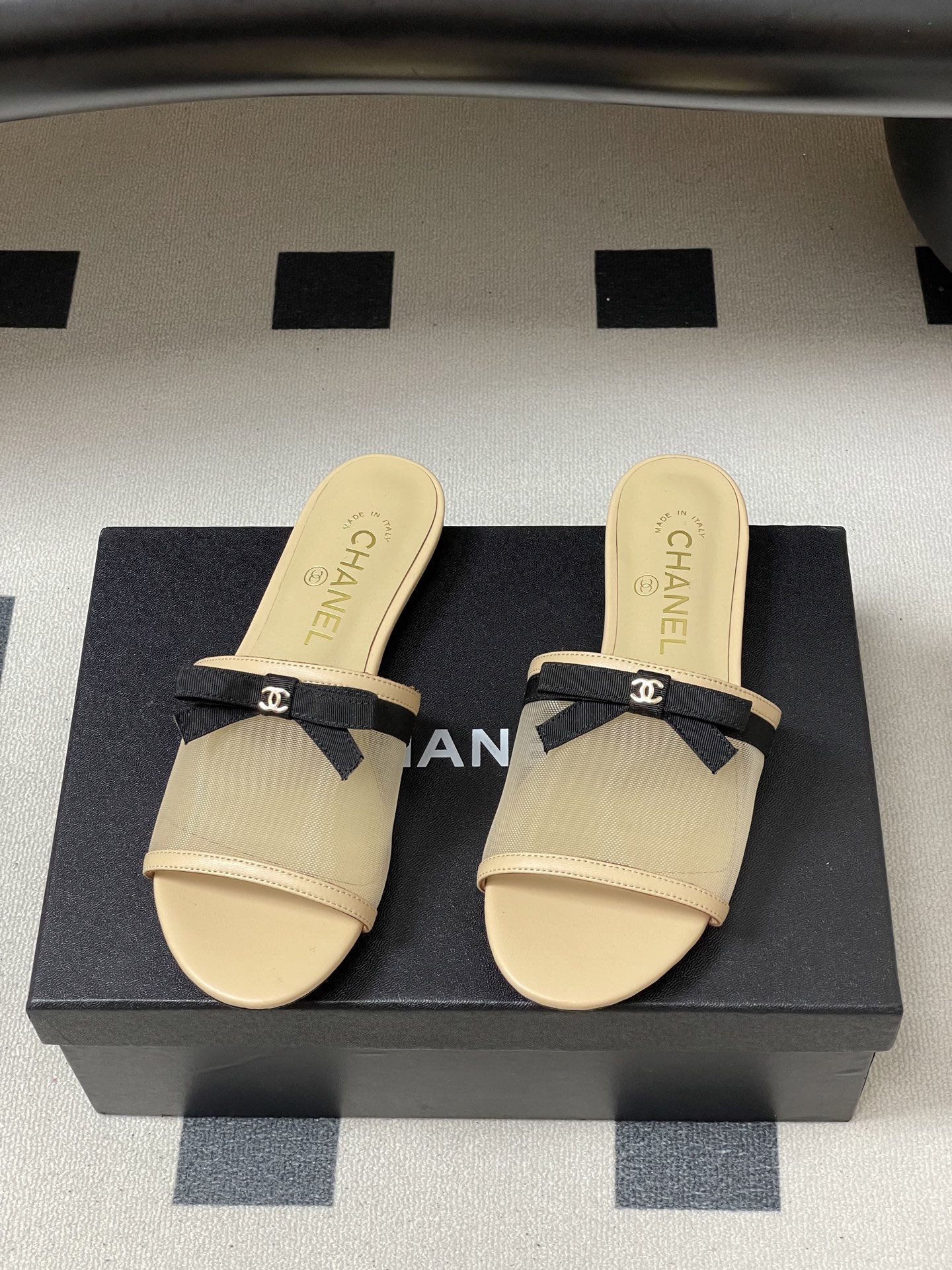 -2026春夏新款 Chanel 小香 26C 蝴蝶结网纱凉拖鞋系列标志性双C扣蝴蝶结透气网面高跟包头凉