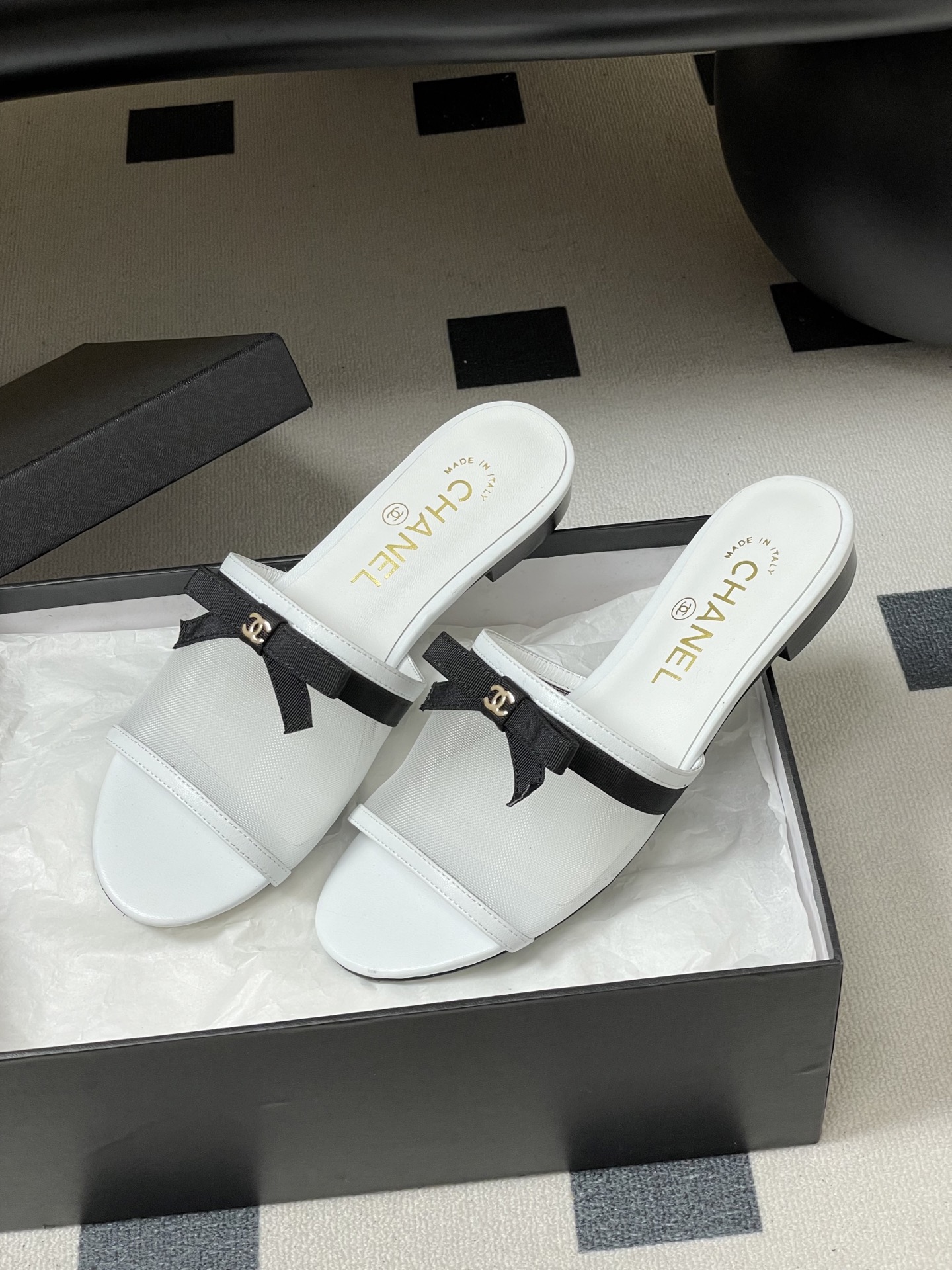 -2026春夏新款 Chanel 小香 26C 蝴蝶结网纱凉拖鞋系列标志性双C扣蝴蝶结透气网面高跟包头凉