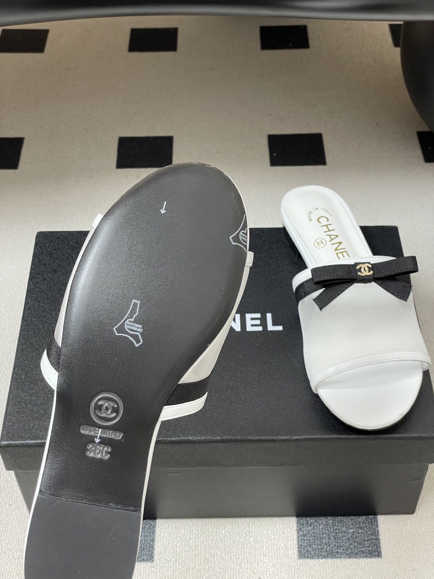 -2026春夏新款 Chanel 小香 26C 蝴蝶结网纱凉拖鞋系列标志性双C扣蝴蝶结透气网面高跟包头凉