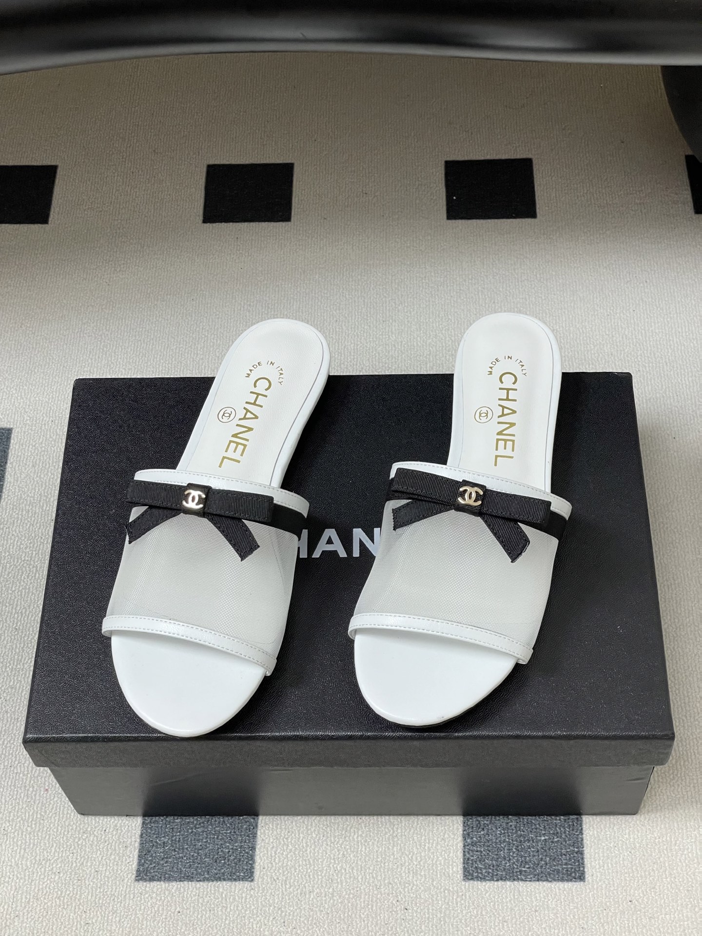 -2026春夏新款 Chanel 小香 26C 蝴蝶结网纱凉拖鞋系列标志性双C扣蝴蝶结透气网面高跟包头凉