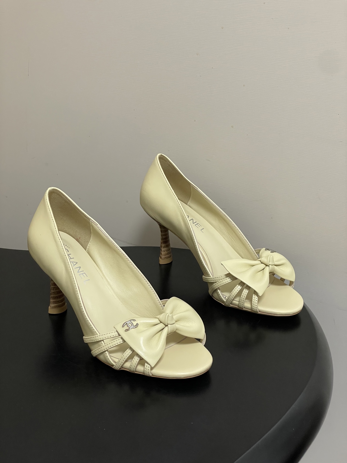 -2026 早春新款 Chanel 小香 Vintage中古风 露趾鱼嘴蝴蝶结高跟单鞋/细跟凉拖鞋/尖头