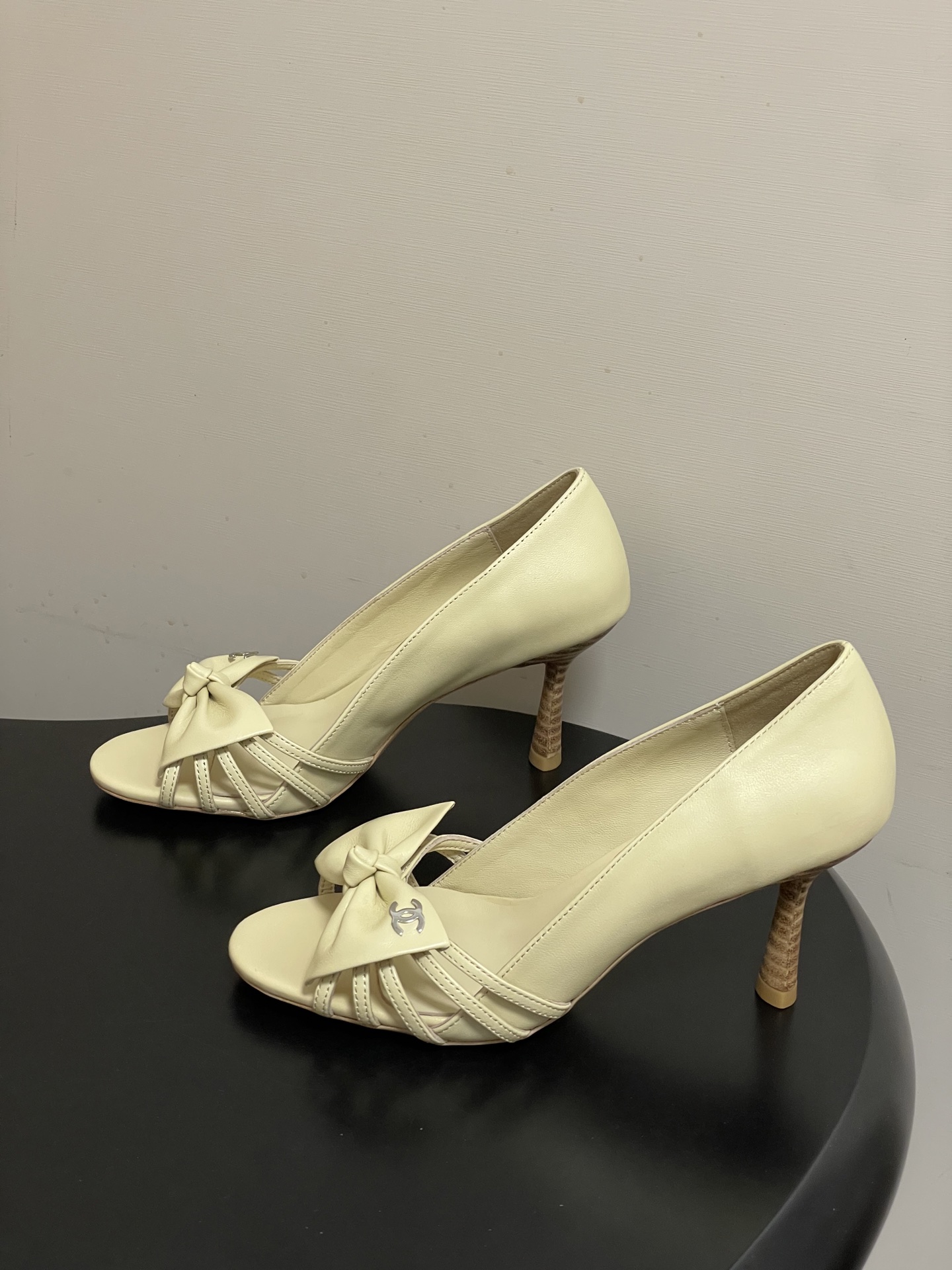 -2026 早春新款 Chanel 小香 Vintage中古风 露趾鱼嘴蝴蝶结高跟单鞋/细跟凉拖鞋/尖头
