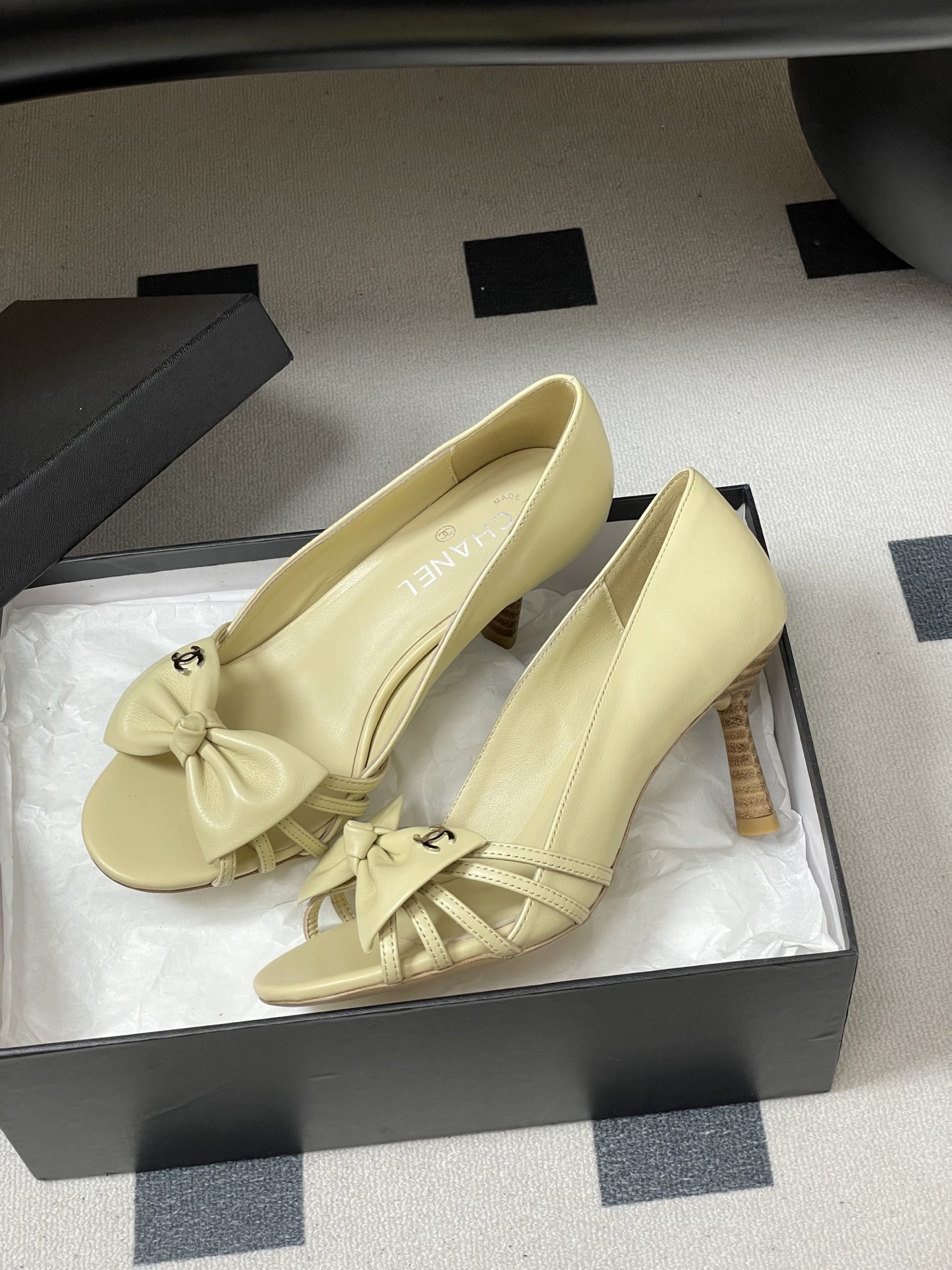 -2026 早春新款 Chanel 小香 Vintage中古风 露趾鱼嘴蝴蝶结高跟单鞋/细跟凉拖鞋/尖头