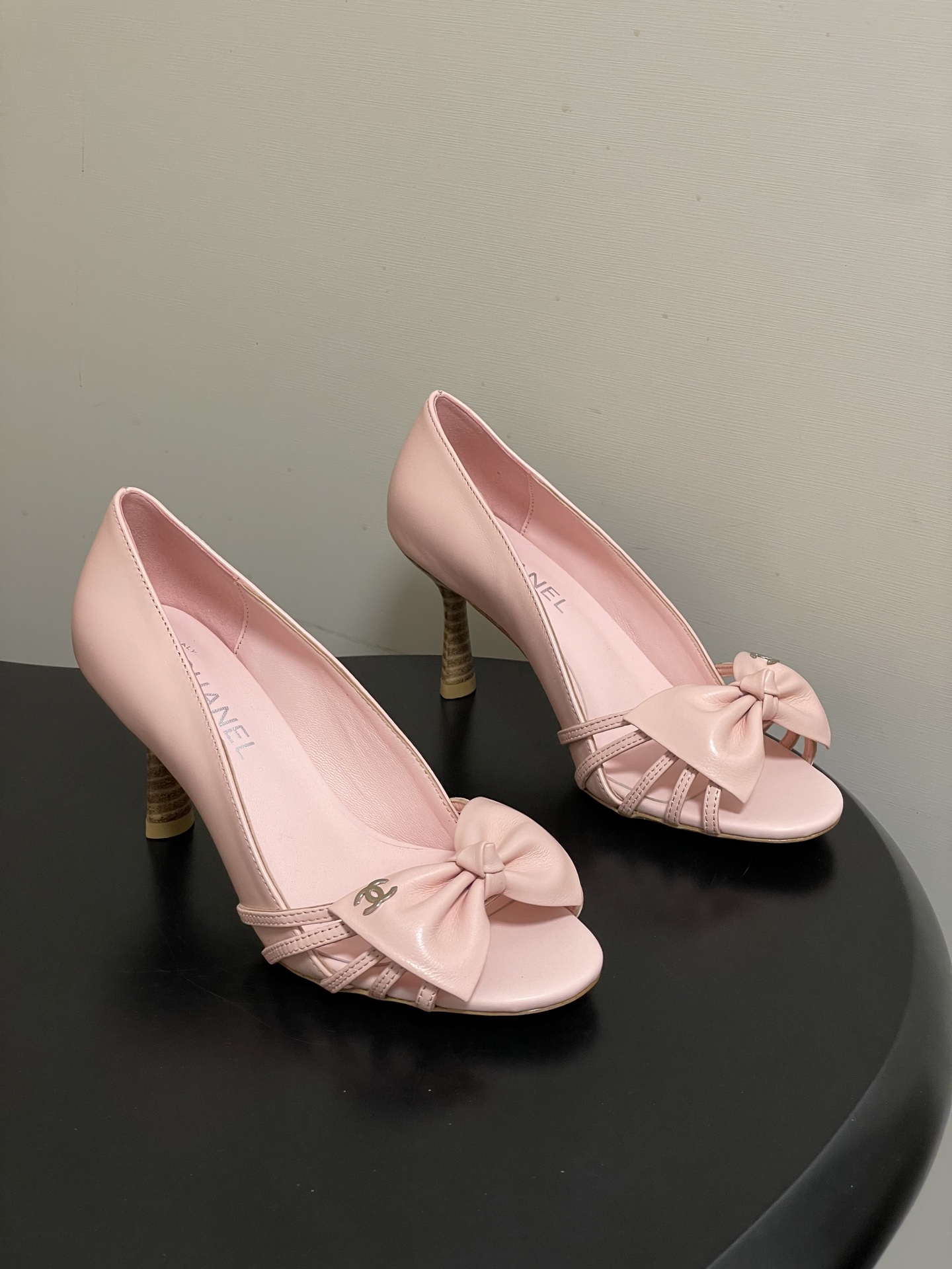-2026 早春新款 Chanel 小香 Vintage中古风 露趾鱼嘴蝴蝶结高跟单鞋/细跟凉拖鞋/尖头