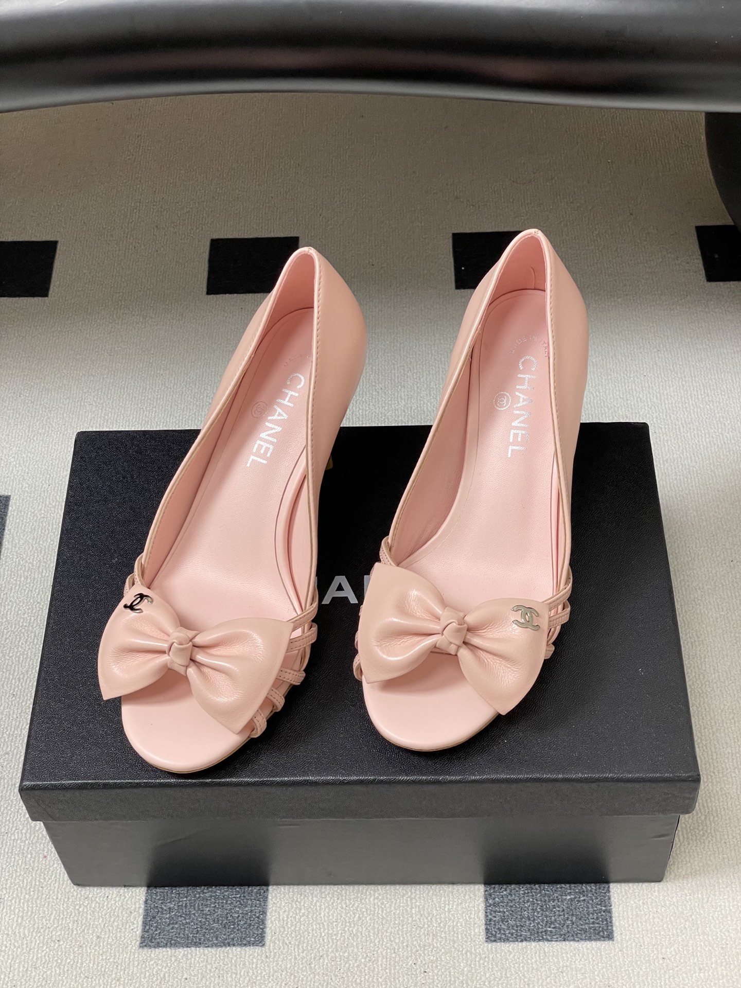 -2026 早春新款 Chanel 小香 Vintage中古风 露趾鱼嘴蝴蝶结高跟单鞋/细跟凉拖鞋/尖头
