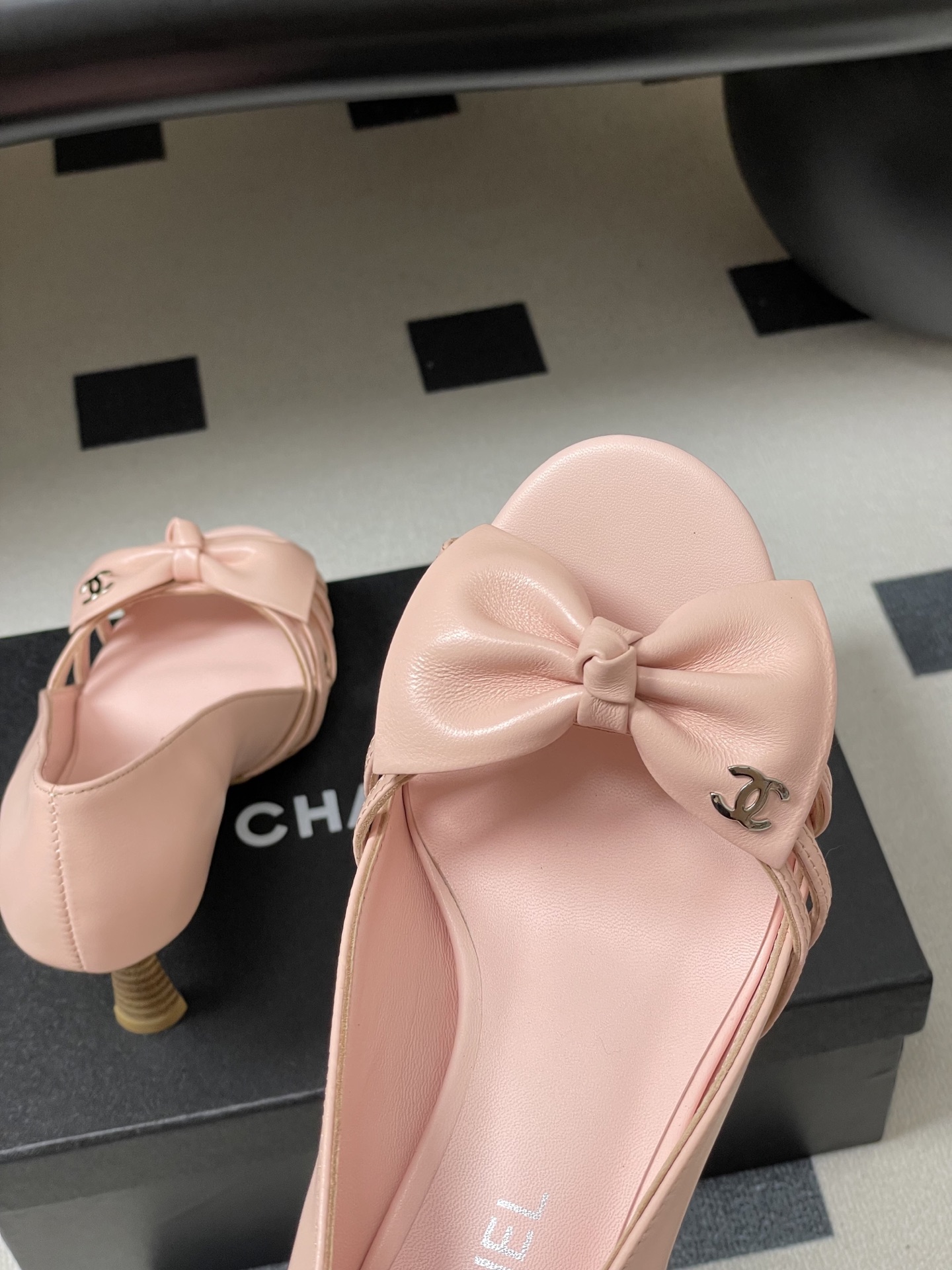 -2026 早春新款 Chanel 小香 Vintage中古风 露趾鱼嘴蝴蝶结高跟单鞋/细跟凉拖鞋/尖头