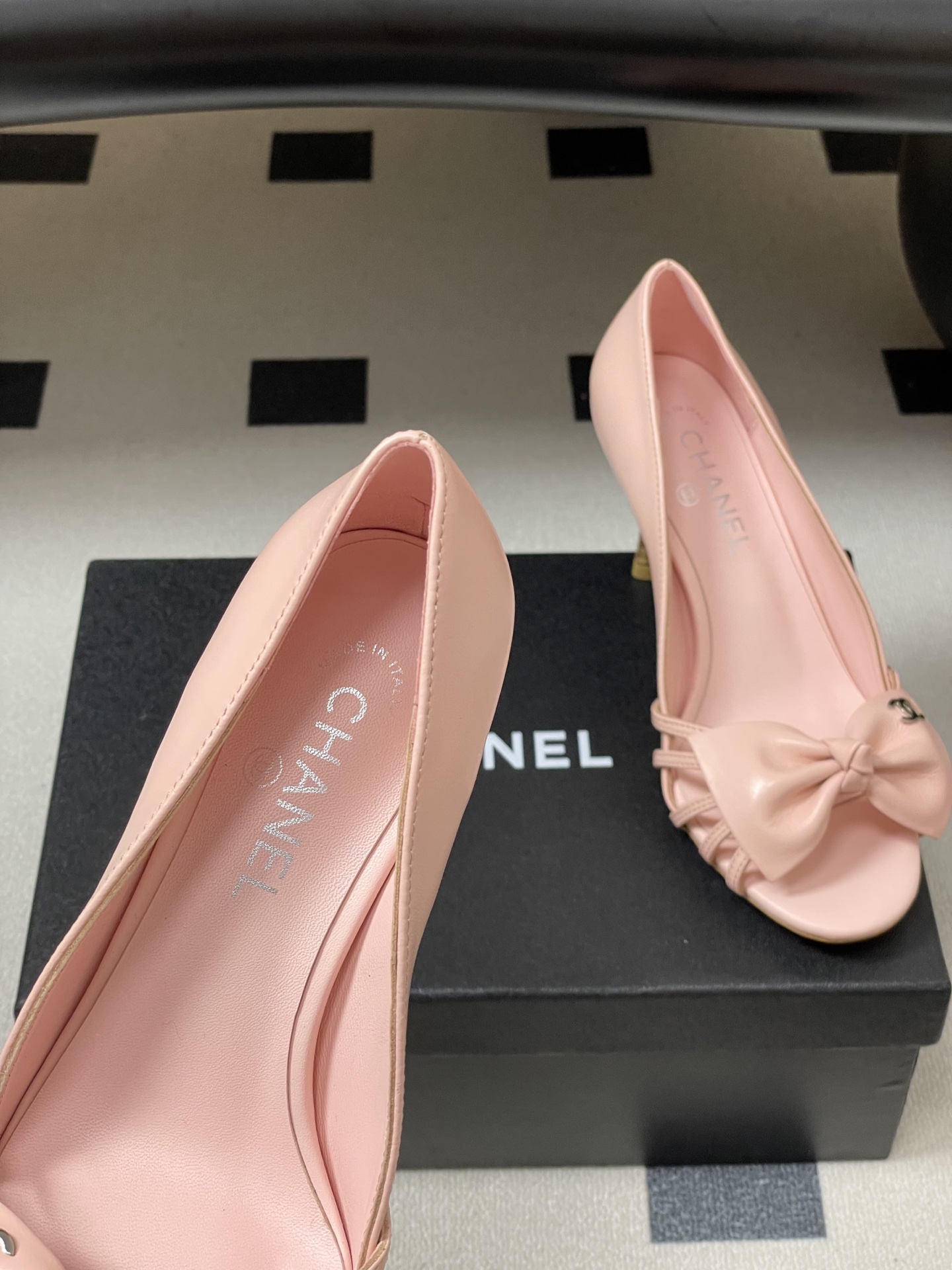 -2026 早春新款 Chanel 小香 Vintage中古风 露趾鱼嘴蝴蝶结高跟单鞋/细跟凉拖鞋/尖头