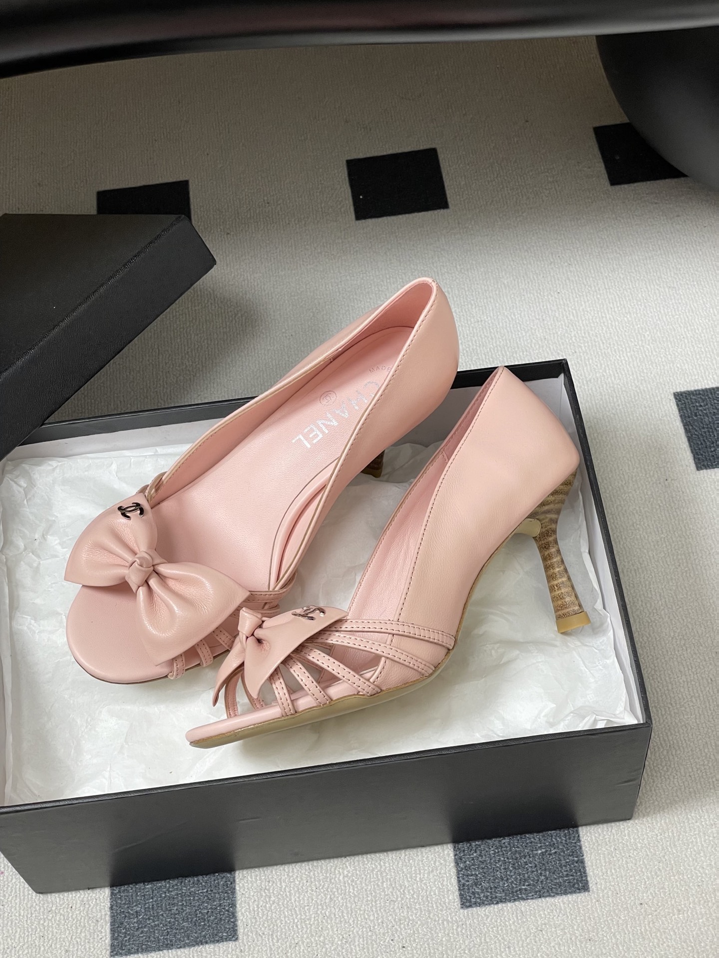 -2026 早春新款 Chanel 小香 Vintage中古风 露趾鱼嘴蝴蝶结高跟单鞋/细跟凉拖鞋/尖头