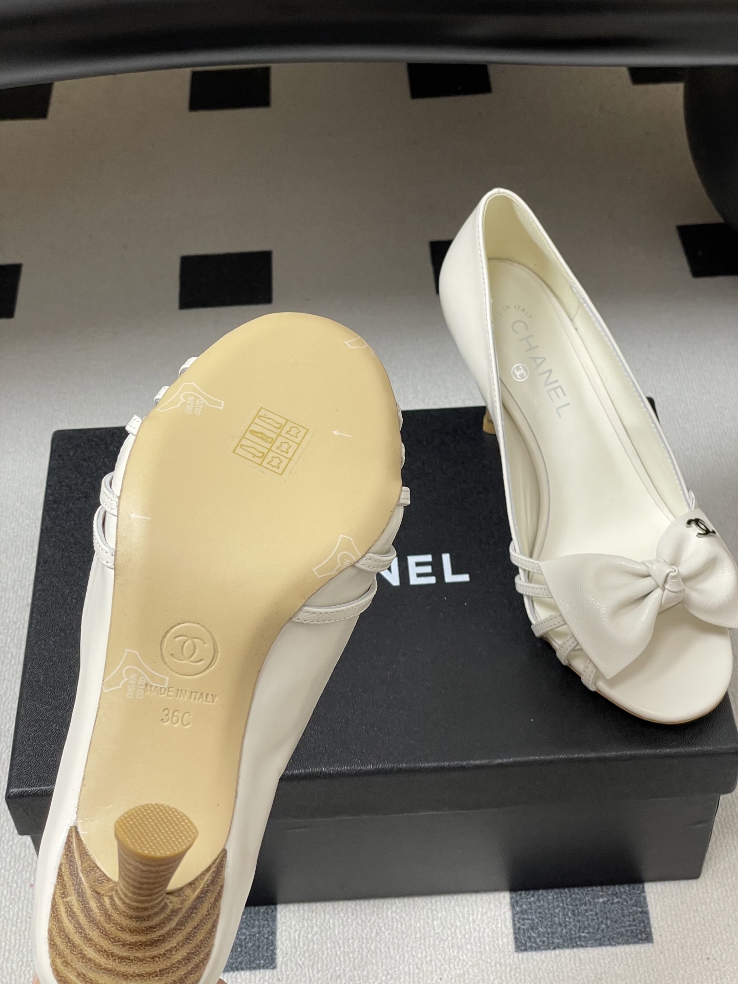 -2026 早春新款 Chanel 小香 Vintage中古风 露趾鱼嘴蝴蝶结高跟单鞋/细跟凉拖鞋/尖头