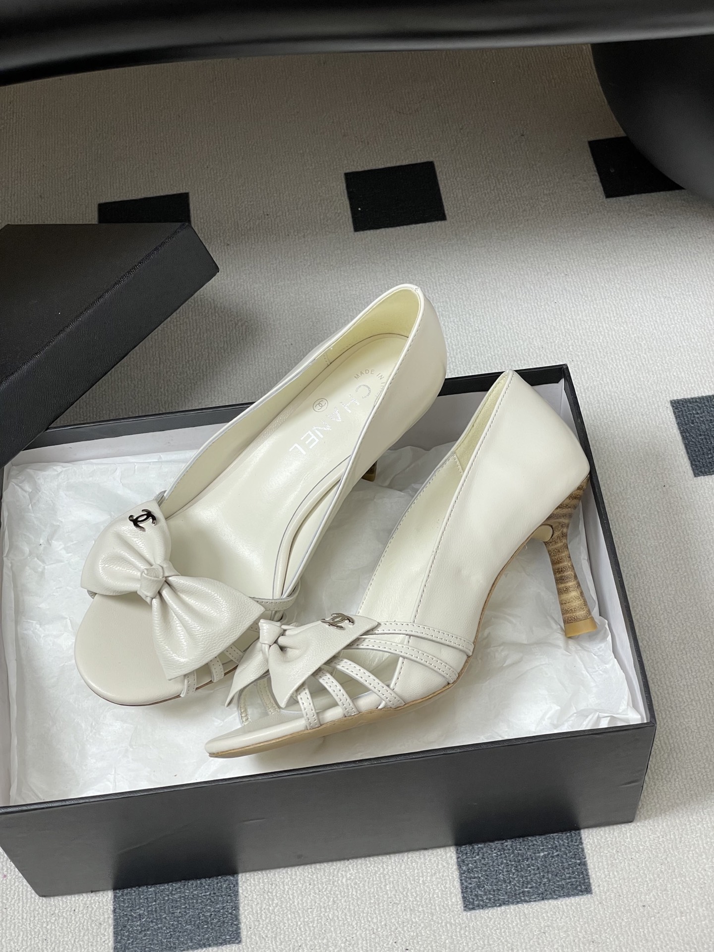 -2026 早春新款 Chanel 小香 Vintage中古风 露趾鱼嘴蝴蝶结高跟单鞋/细跟凉拖鞋/尖头
