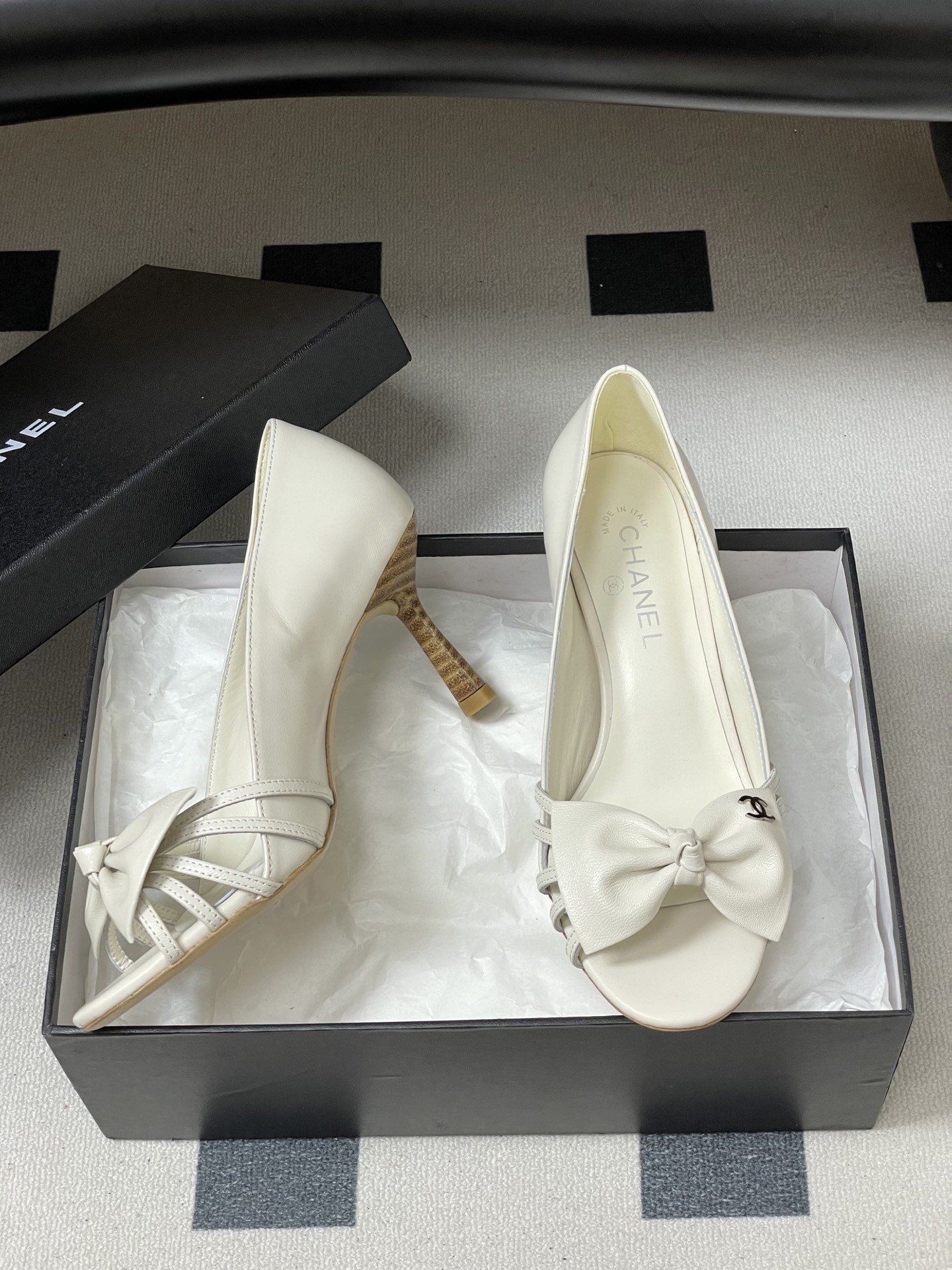 -2026 早春新款 Chanel 小香 Vintage中古风 露趾鱼嘴蝴蝶结高跟单鞋/细跟凉拖鞋/尖头