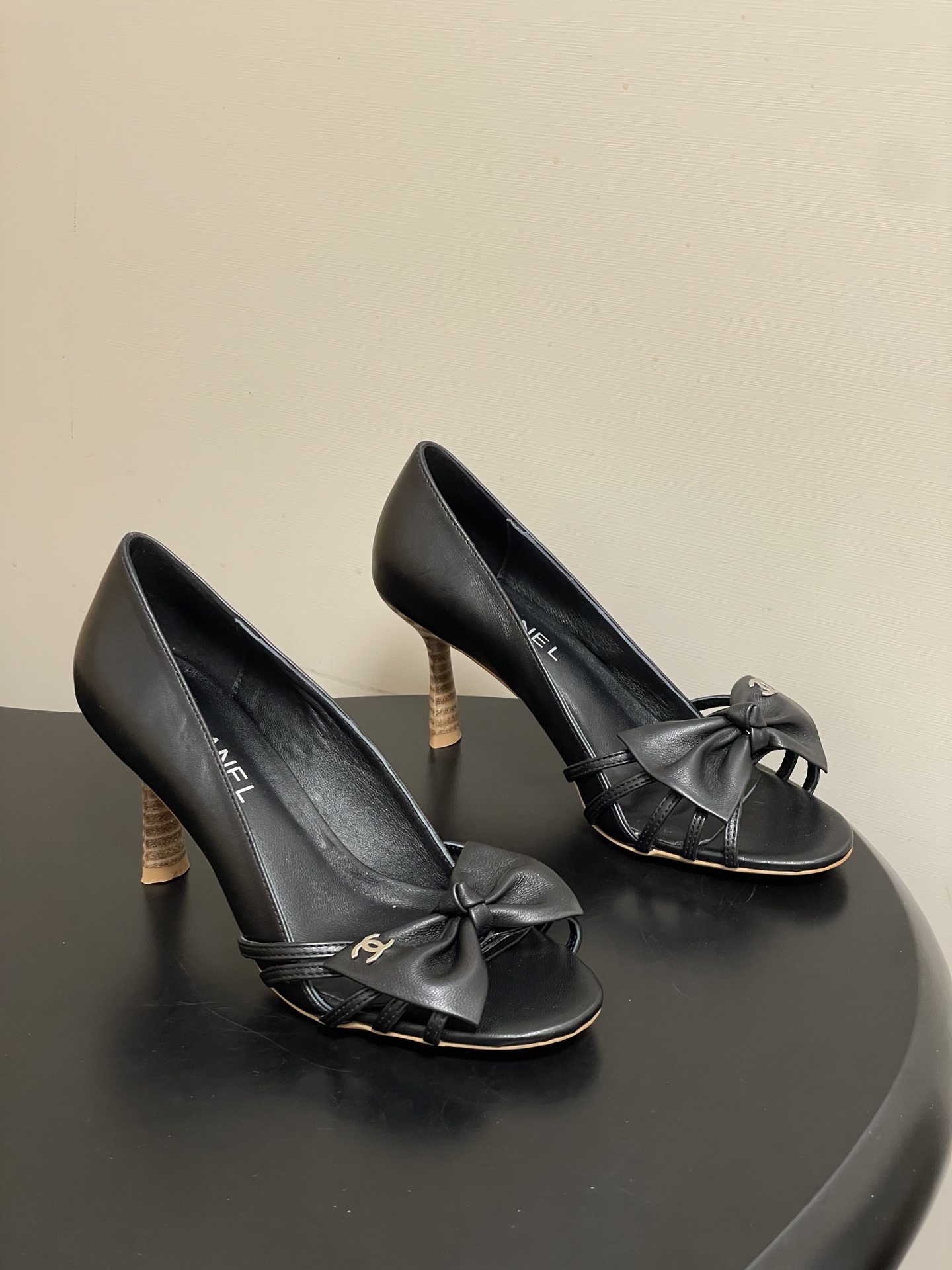-2026 早春新款 Chanel 小香 Vintage中古风 露趾鱼嘴蝴蝶结高跟单鞋/细跟凉拖鞋/尖头