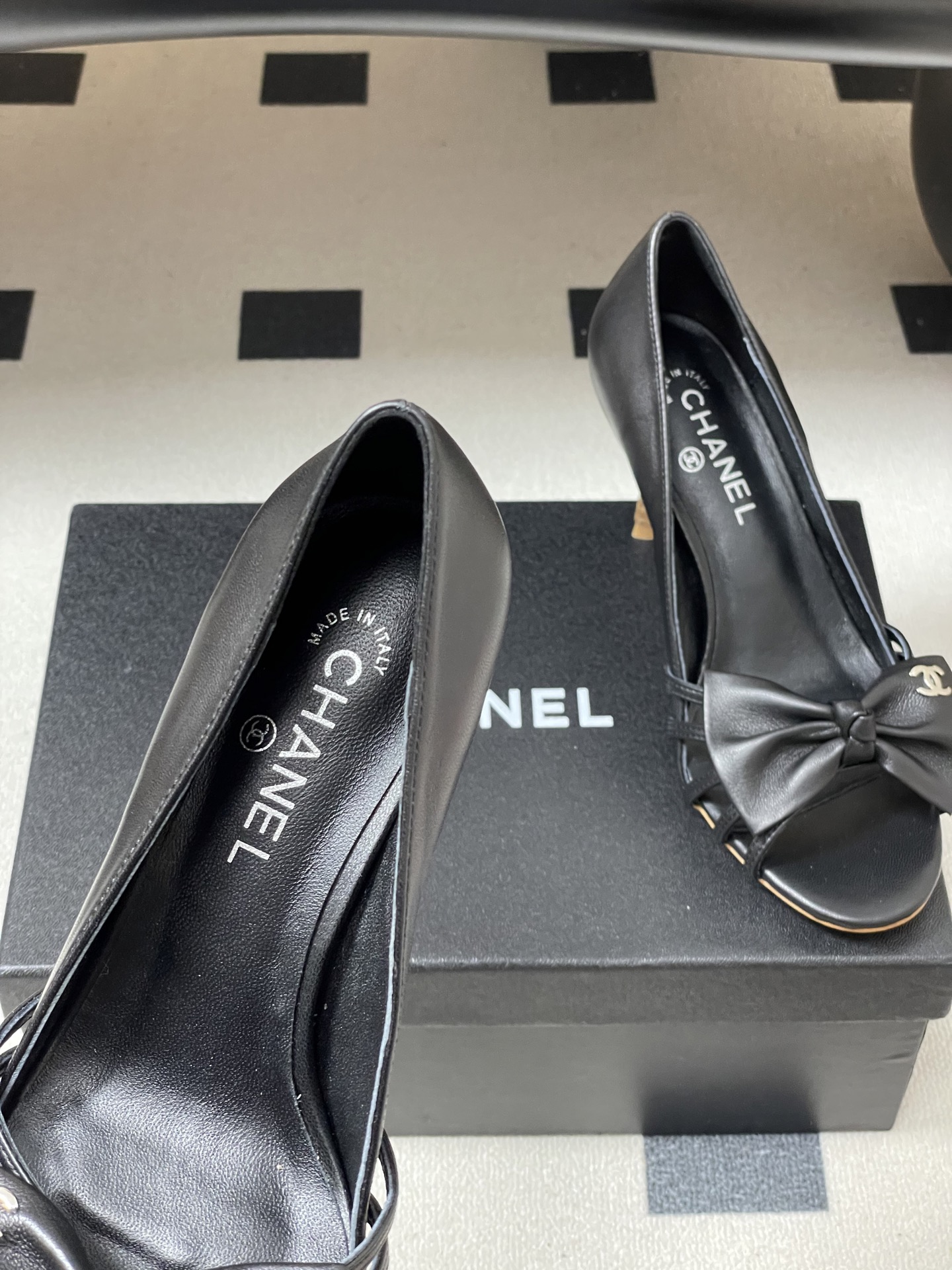 -2026 早春新款 Chanel 小香 Vintage中古风 露趾鱼嘴蝴蝶结高跟单鞋/细跟凉拖鞋/尖头