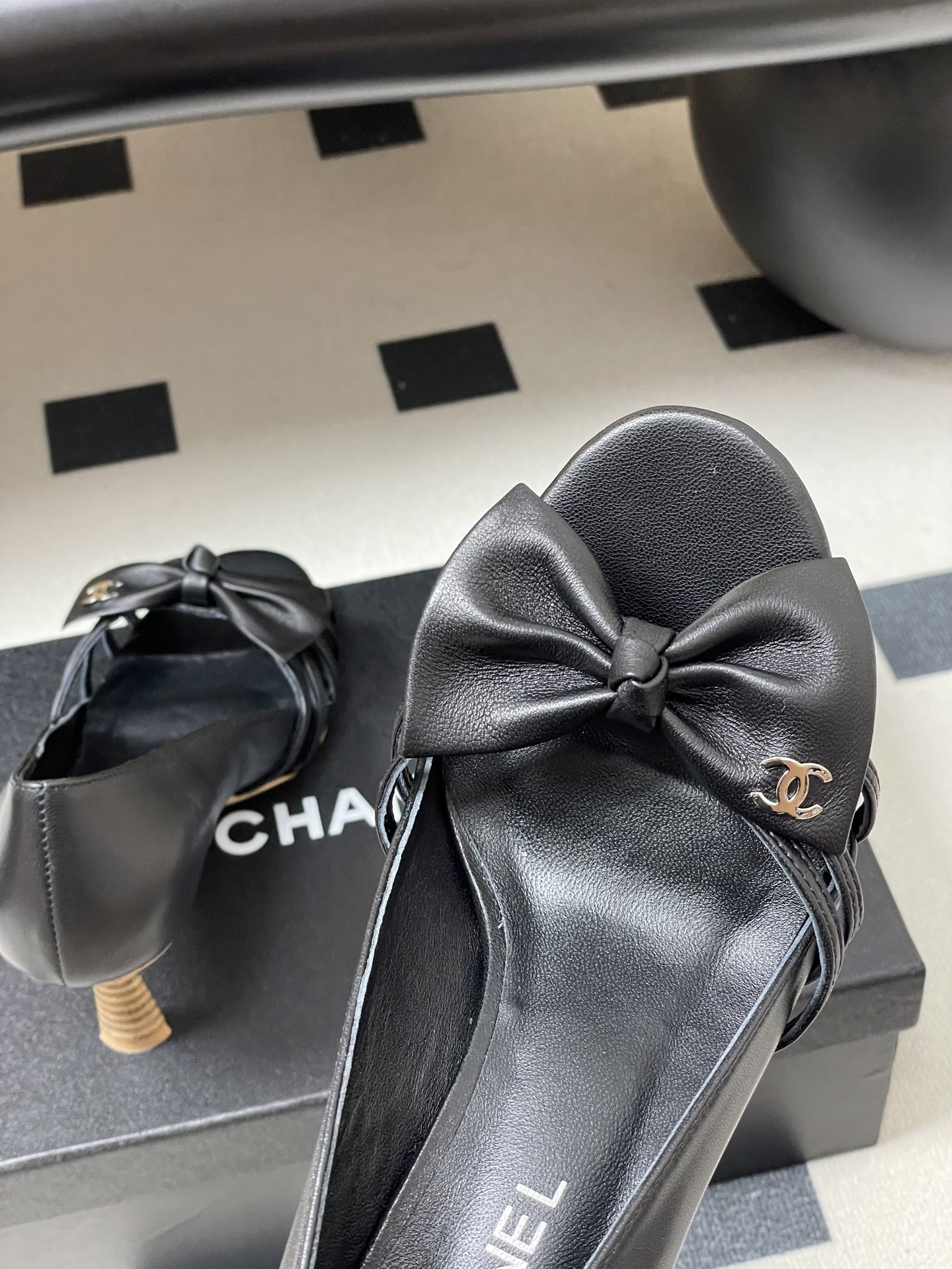 -2026 早春新款 Chanel 小香 Vintage中古风 露趾鱼嘴蝴蝶结高跟单鞋/细跟凉拖鞋/尖头