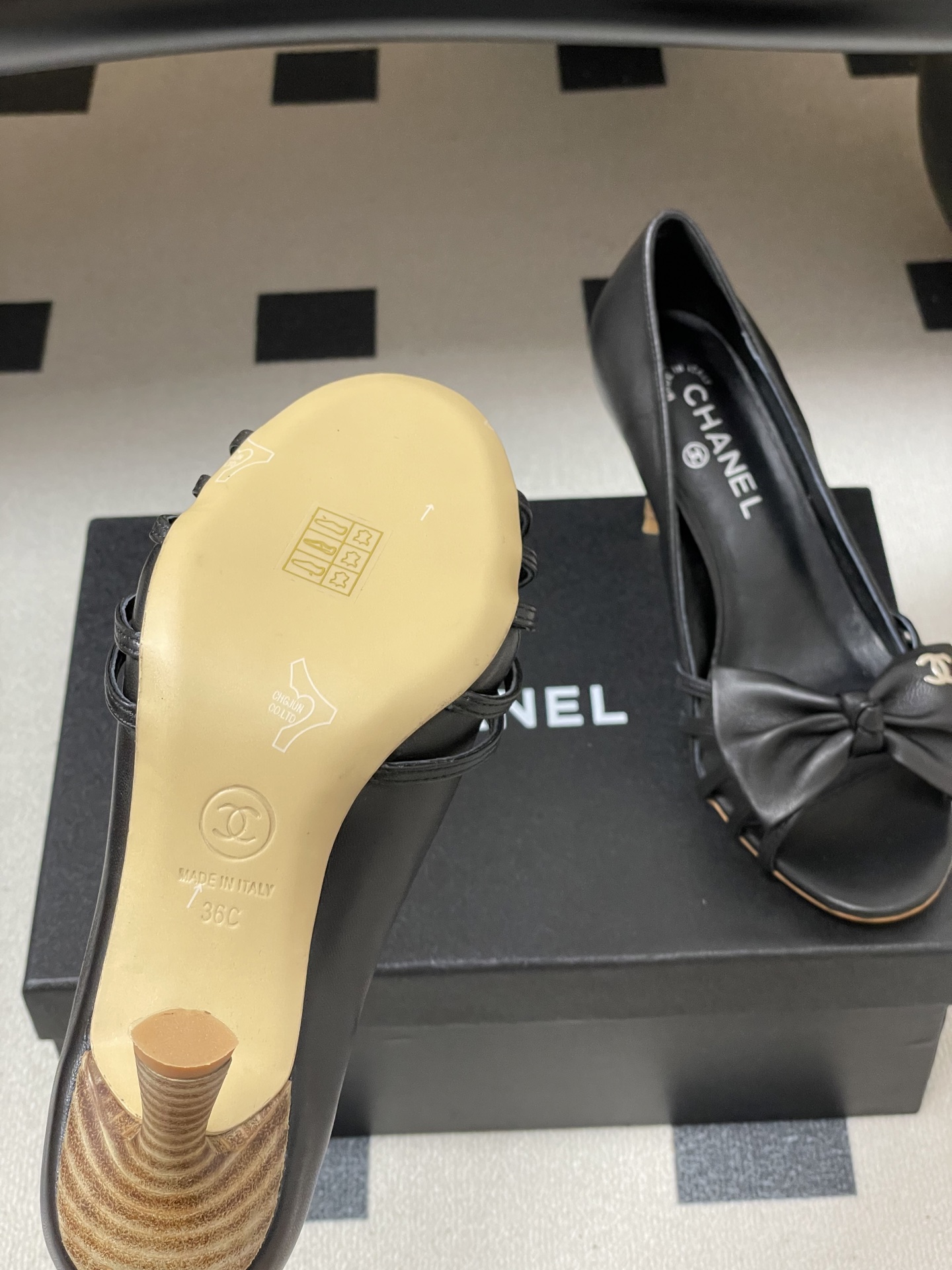 -2026 早春新款 Chanel 小香 Vintage中古风 露趾鱼嘴蝴蝶结高跟单鞋/细跟凉拖鞋/尖头