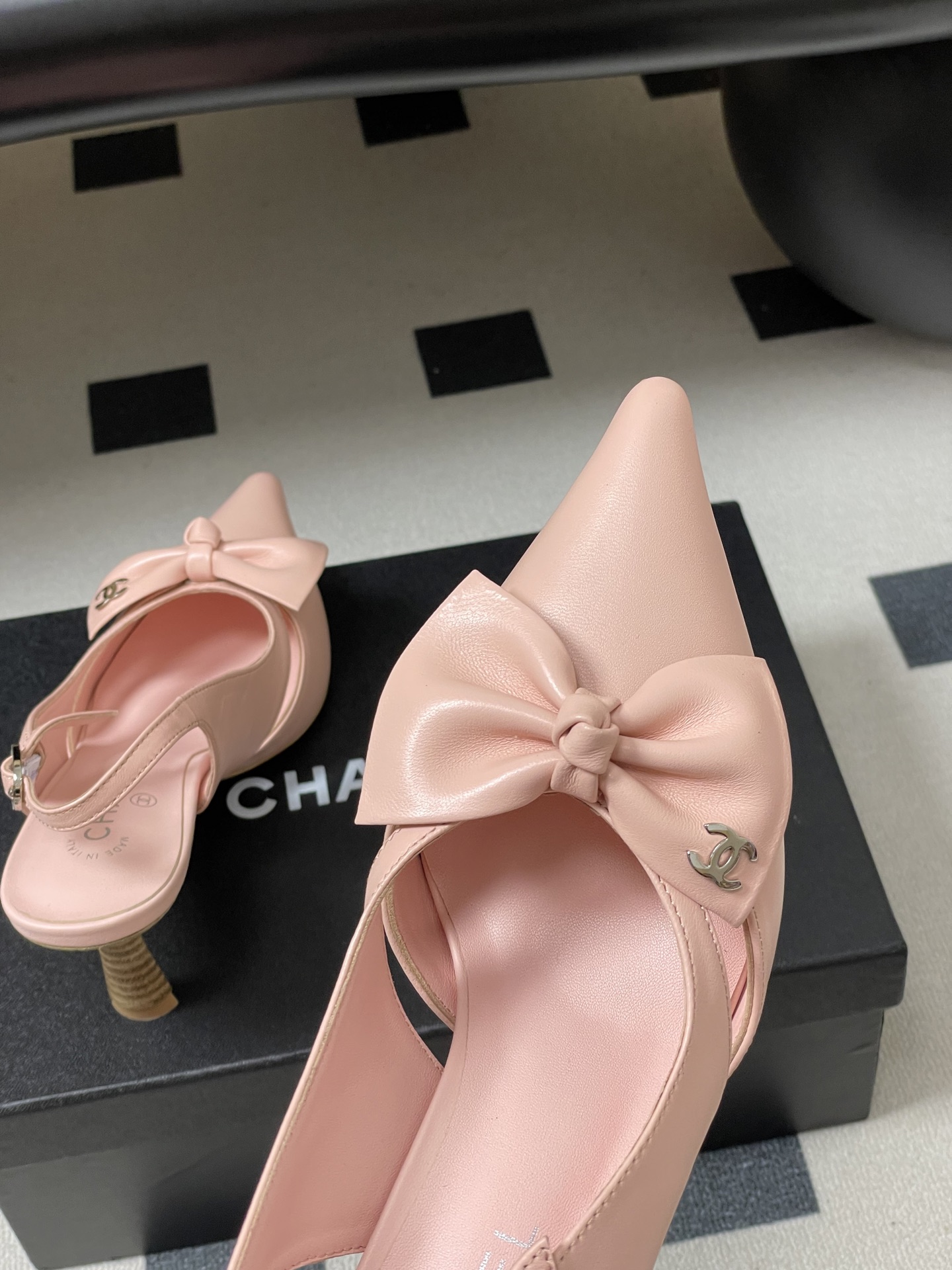 -2026 早春新款 Chanel 小香 Vintage中古风 露趾鱼嘴蝴蝶结高跟单鞋/细跟凉拖鞋/尖头