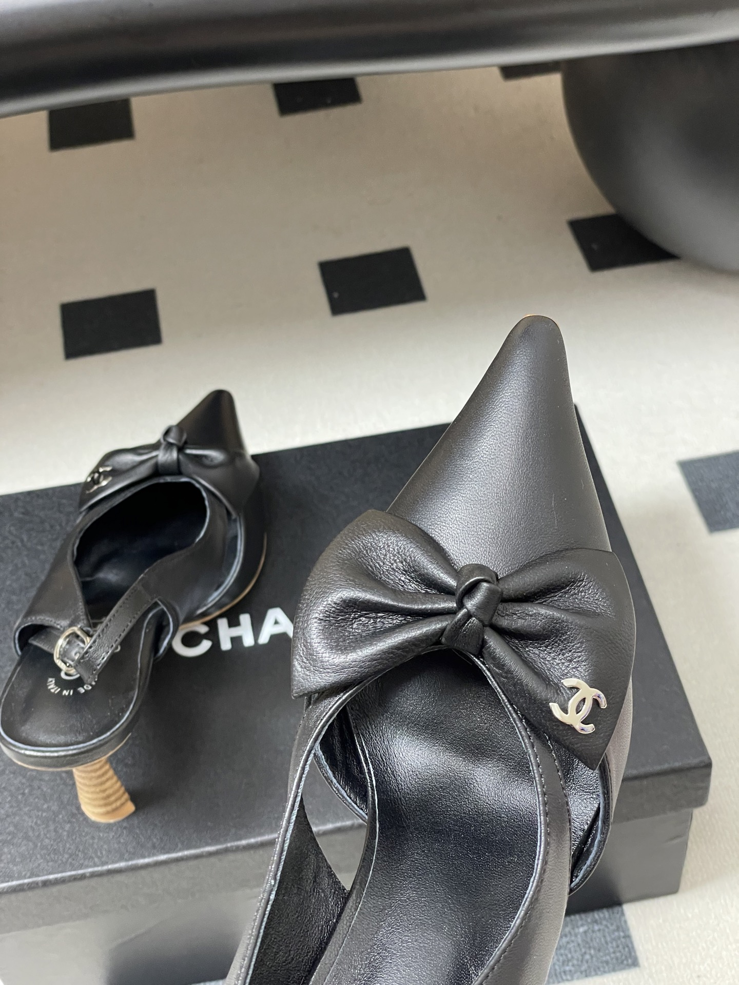 -2026 早春新款 Chanel 小香 Vintage中古风 露趾鱼嘴蝴蝶结高跟单鞋/细跟凉拖鞋/尖头