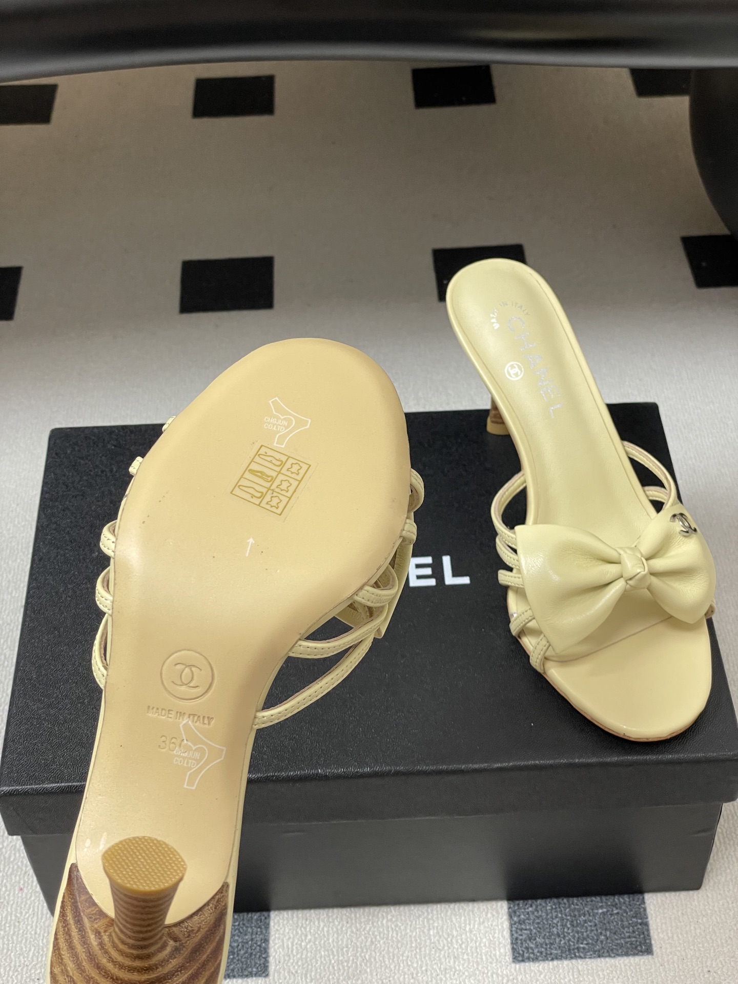 -2026 早春新款 Chanel 小香 Vintage中古风 露趾鱼嘴蝴蝶结高跟单鞋/细跟凉拖鞋/尖头