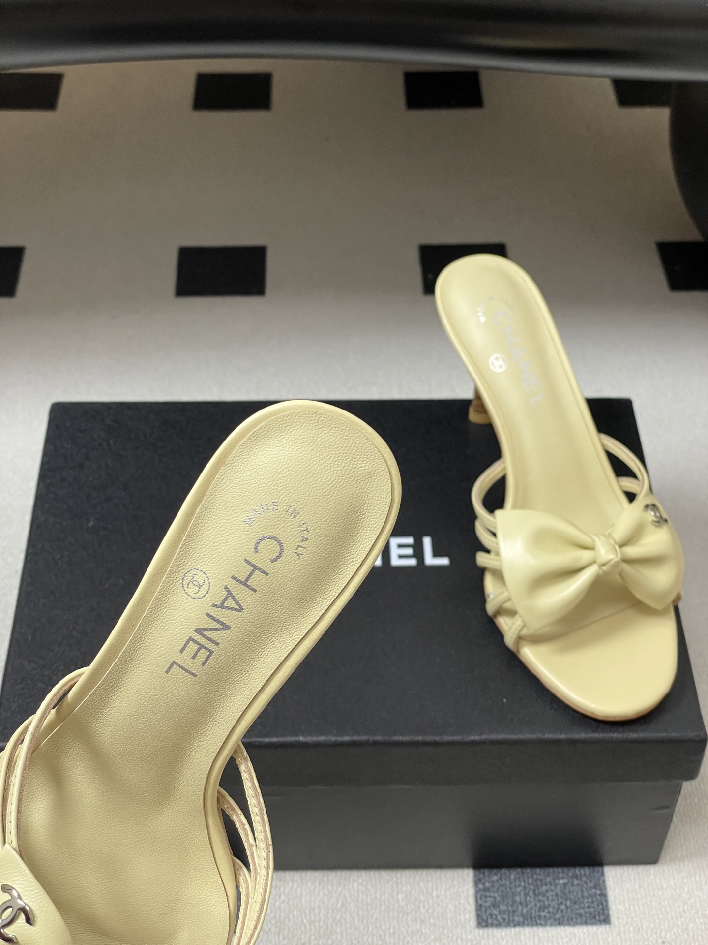 -2026 早春新款 Chanel 小香 Vintage中古风 露趾鱼嘴蝴蝶结高跟单鞋/细跟凉拖鞋/尖头