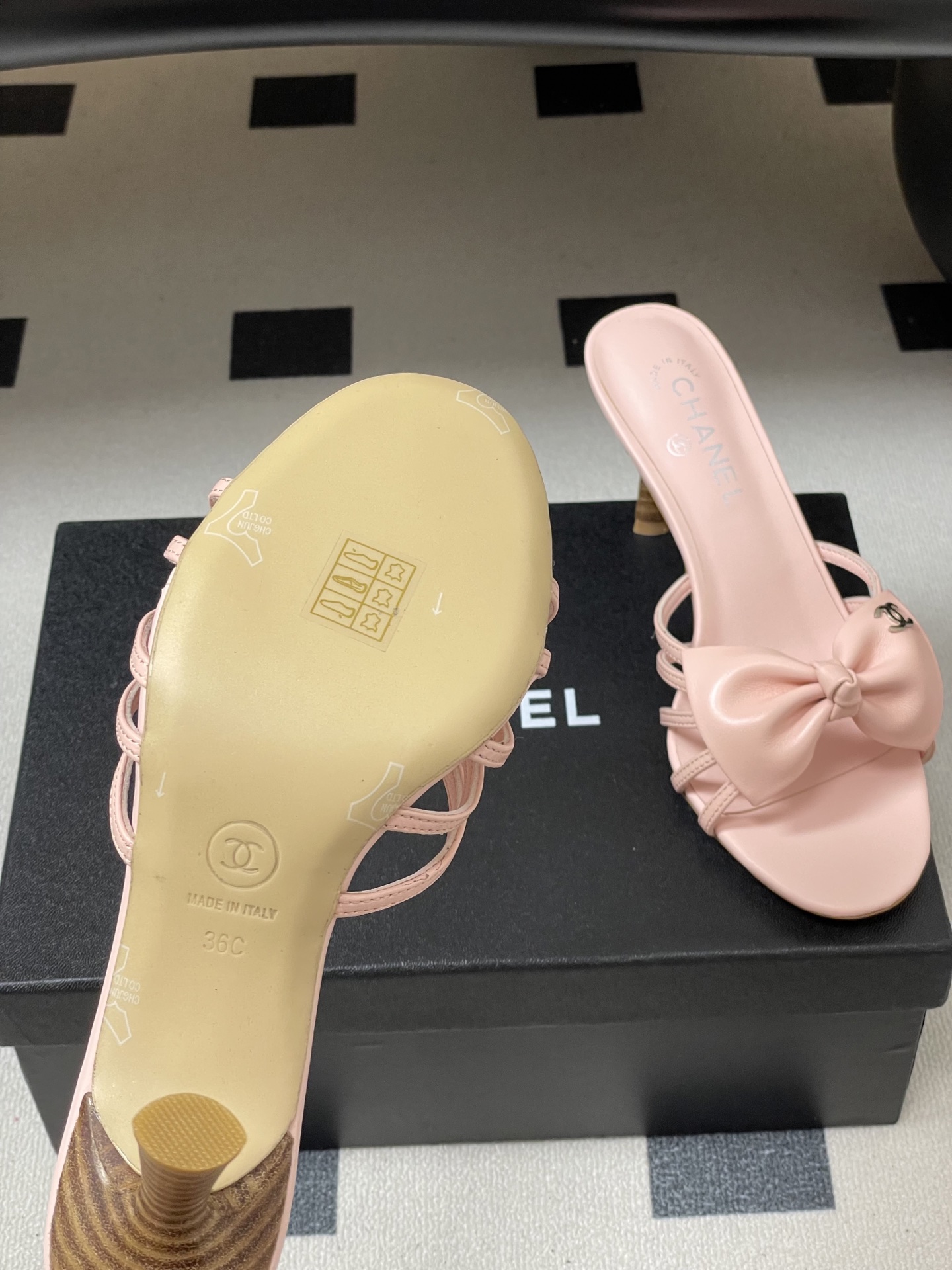 -2026 早春新款 Chanel 小香 Vintage中古风 露趾鱼嘴蝴蝶结高跟单鞋/细跟凉拖鞋/尖头
