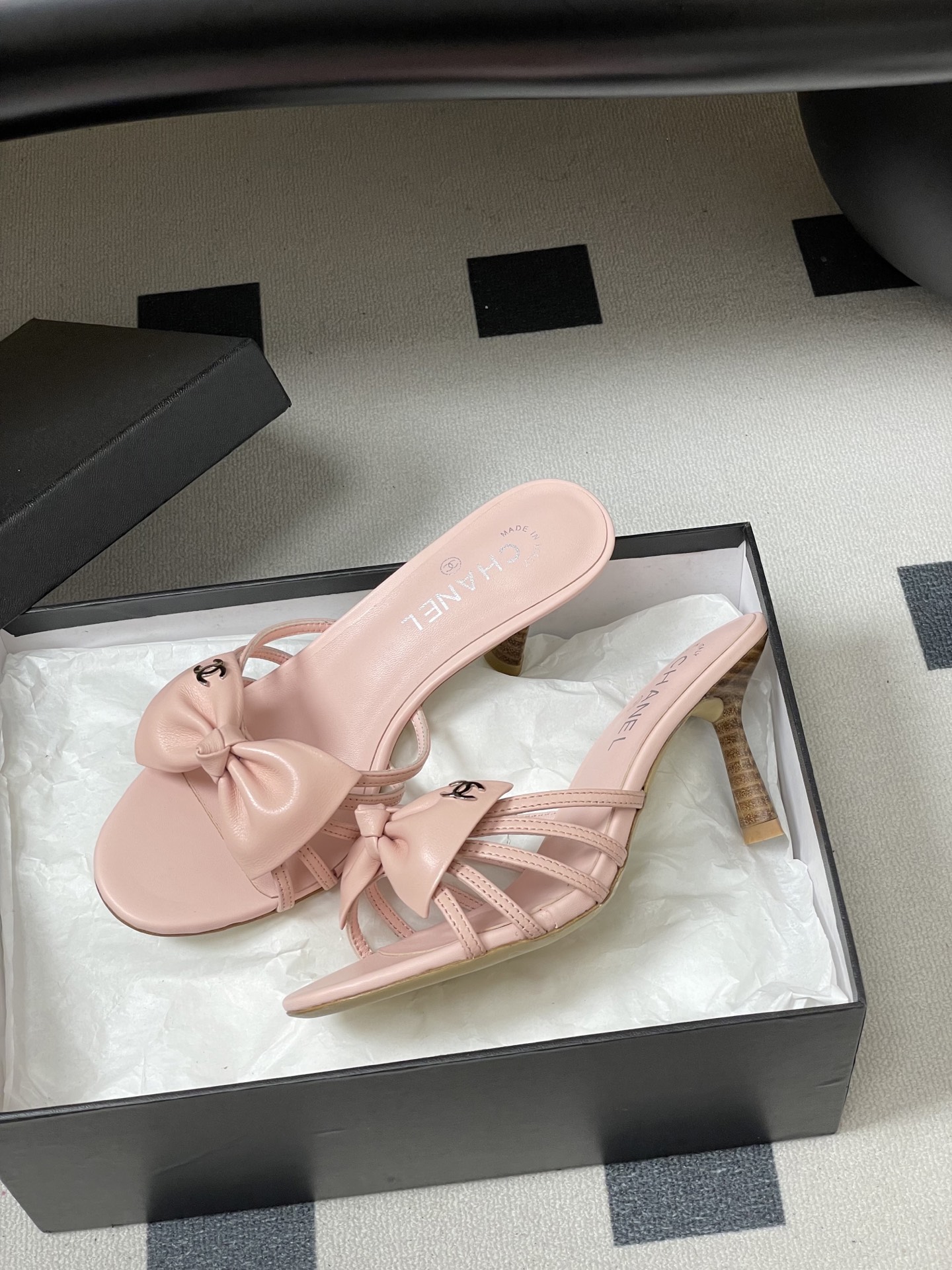 -2026 早春新款 Chanel 小香 Vintage中古风 露趾鱼嘴蝴蝶结高跟单鞋/细跟凉拖鞋/尖头