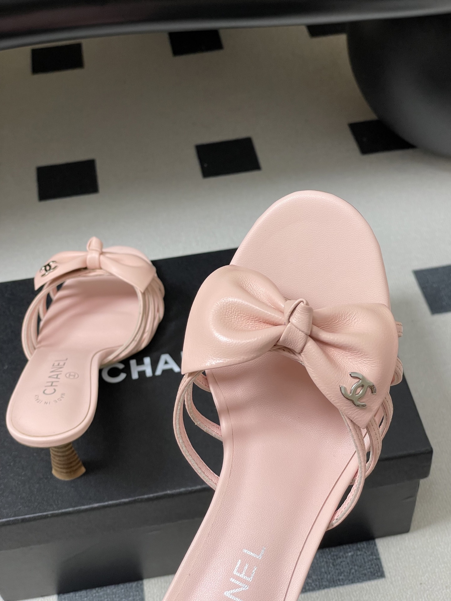 -2026 早春新款 Chanel 小香 Vintage中古风 露趾鱼嘴蝴蝶结高跟单鞋/细跟凉拖鞋/尖头