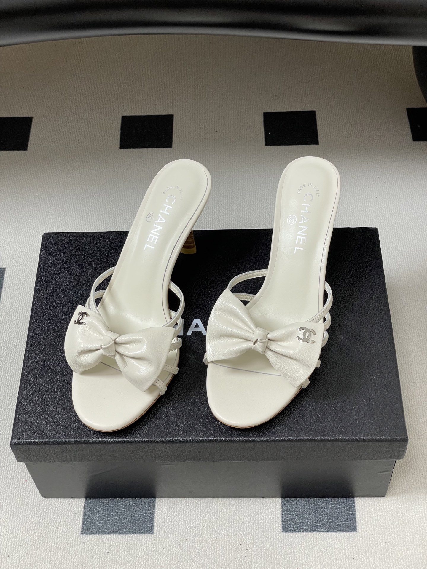 -2026 早春新款 Chanel 小香 Vintage中古风 露趾鱼嘴蝴蝶结高跟单鞋/细跟凉拖鞋/尖头
