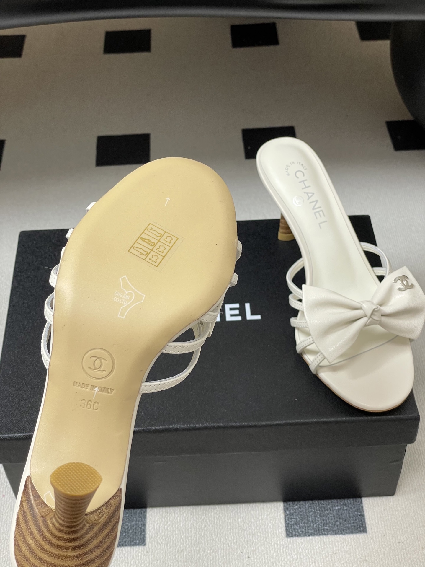 -2026 早春新款 Chanel 小香 Vintage中古风 露趾鱼嘴蝴蝶结高跟单鞋/细跟凉拖鞋/尖头