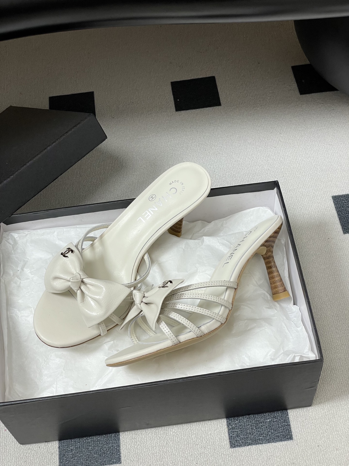 -2026 早春新款 Chanel 小香 Vintage中古风 露趾鱼嘴蝴蝶结高跟单鞋/细跟凉拖鞋/尖头
